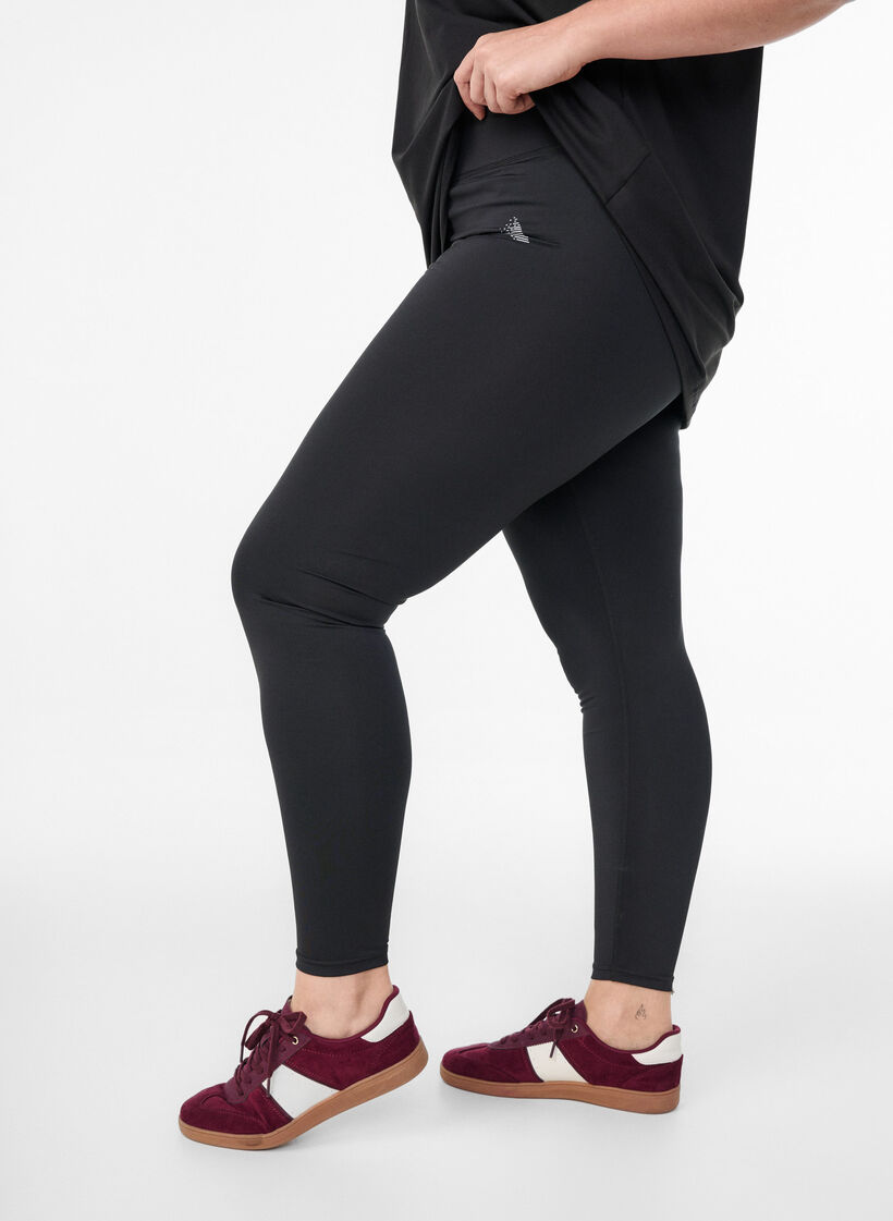 Gecropte basic workout leggings, Zwart, Model