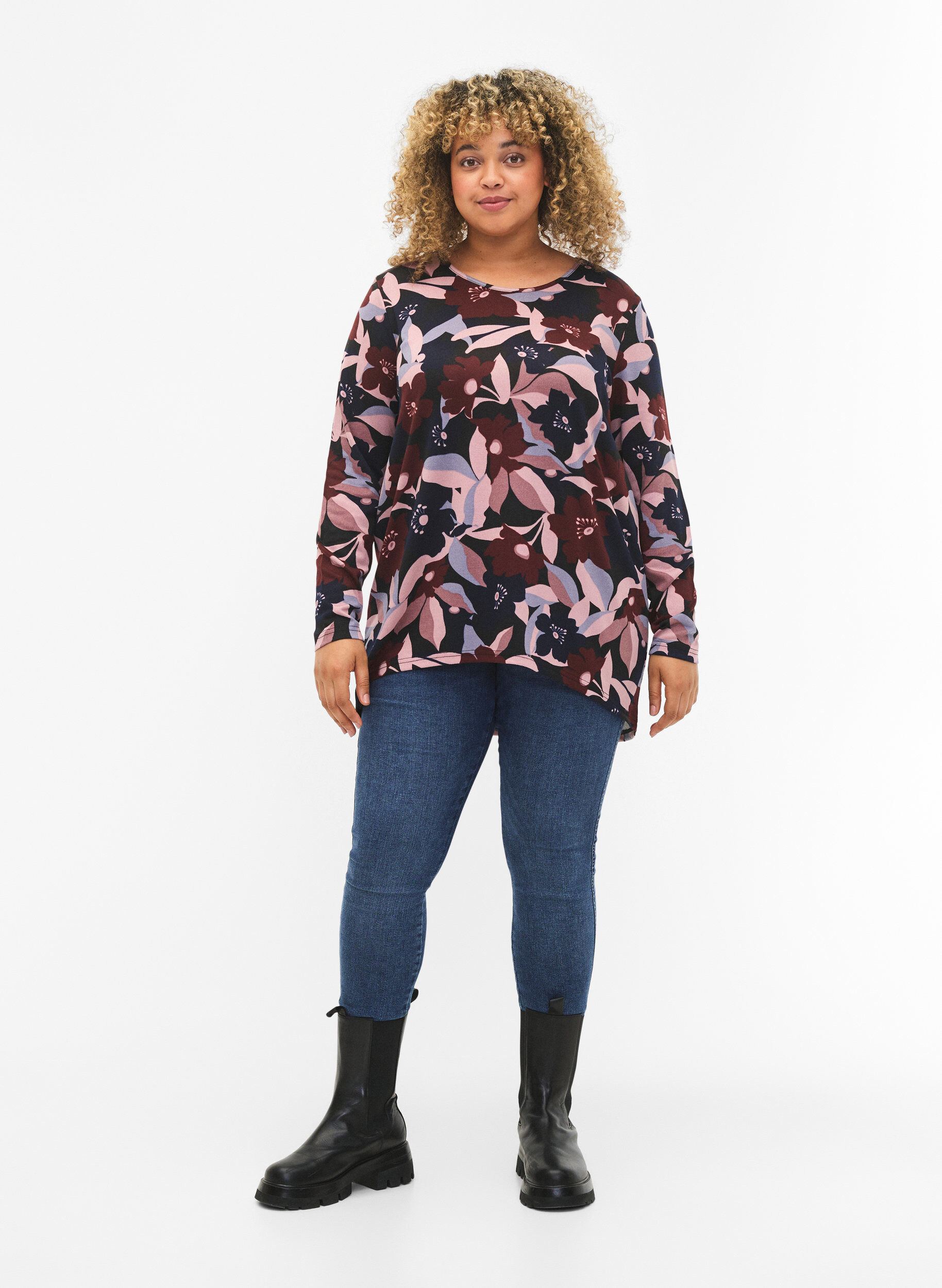Zizzi Gebloemde blouse met lange mouwen, Black Rose Flower, Model image number 2