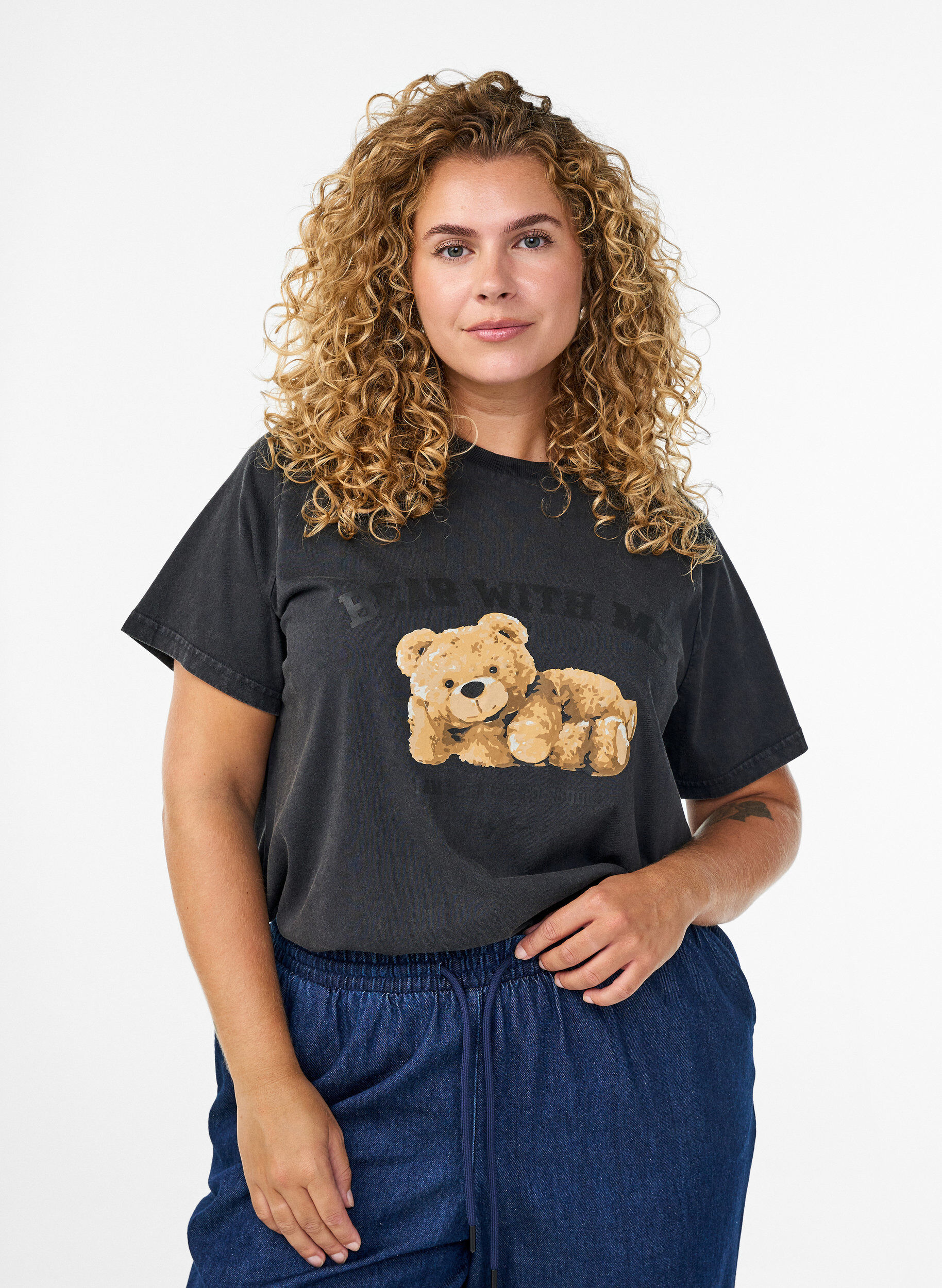 Zizzi T-shirt met teddybeerprint en gewassen look, Grijs, Model image number 0