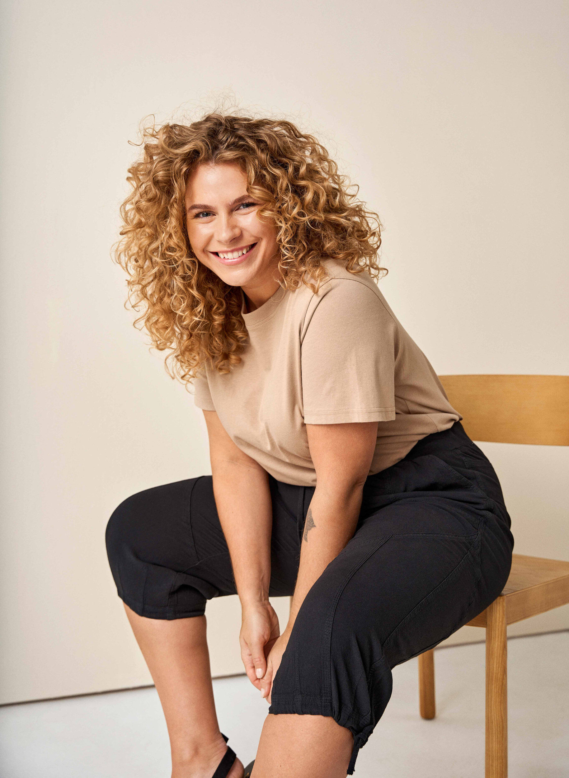 Zizzi Katoenen Capri-broek, Zwart, Image image number 0