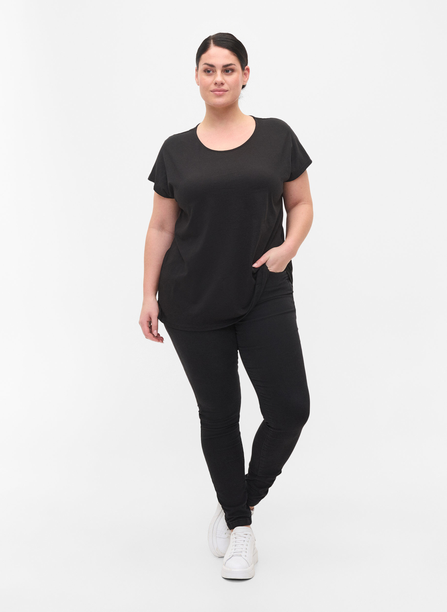 Zizzi T-shirt met mix van katoen, Black, Model image number 3