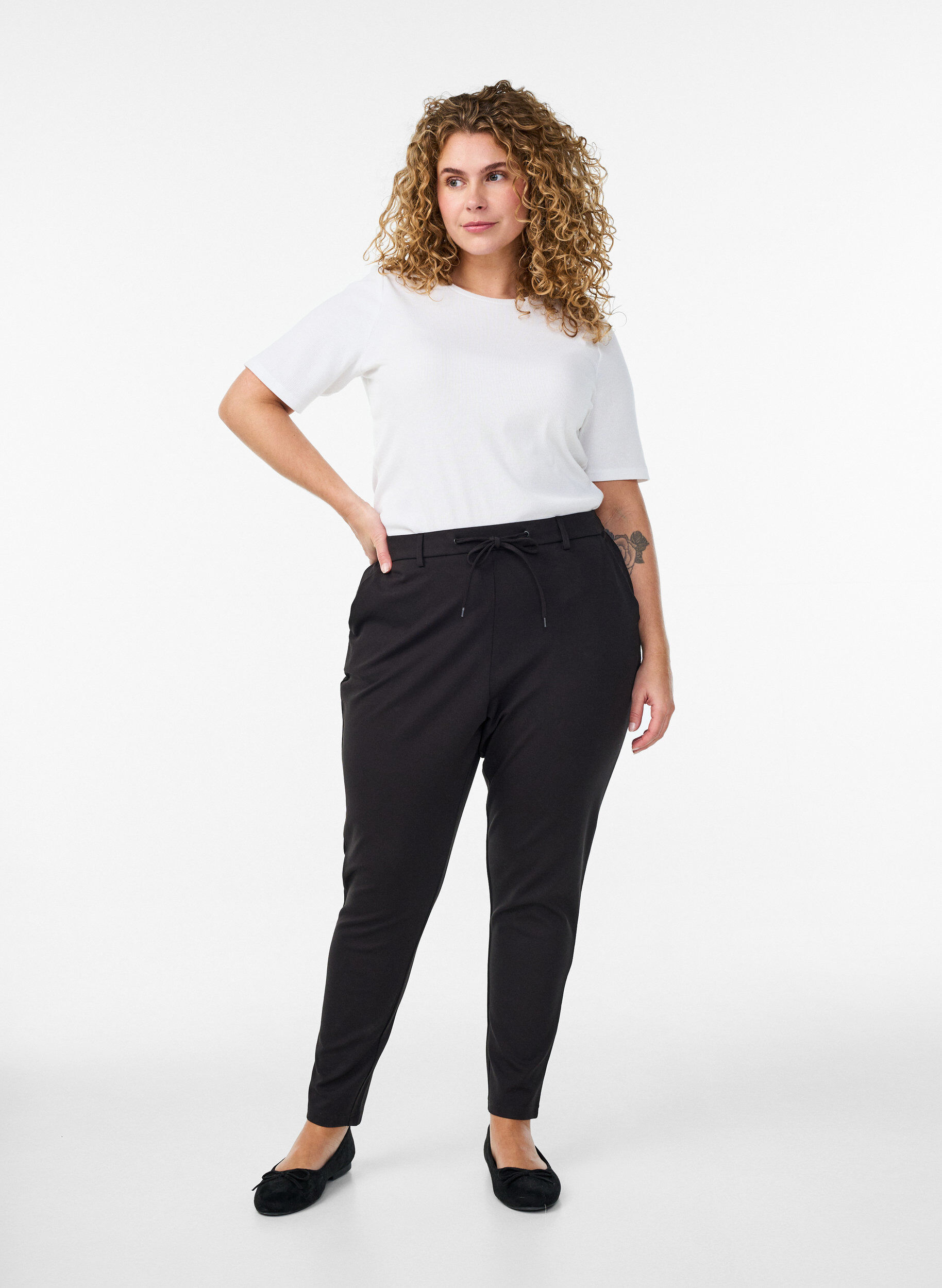 Cropped Maddison broek, Zwart, Model
