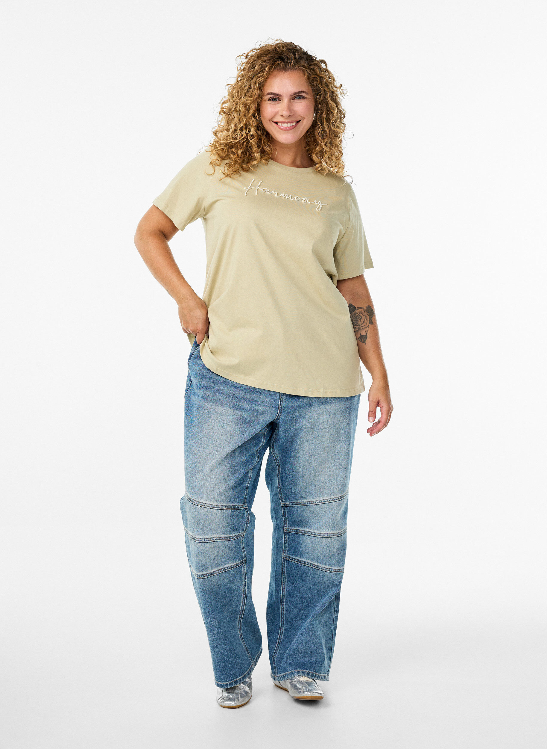 Zizzi T-shirt in biologisch katoen met pareltekst, Beige, Model image number 1