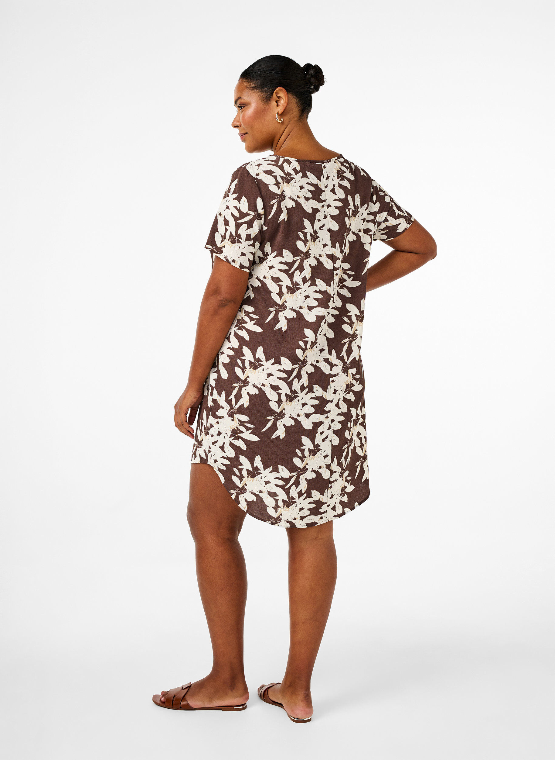 Zizzi Jurk met print en korte mouwen, Bruin, Model image number 2