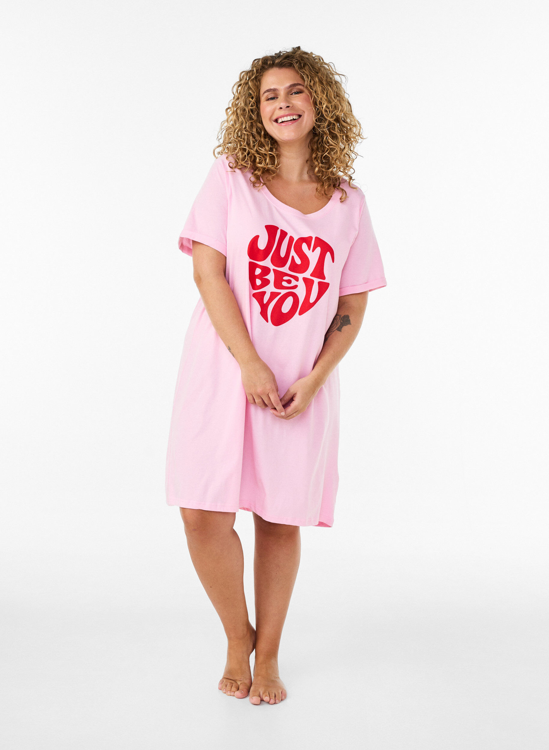 ZizziNachtjapon met korte mouw van biologisch katoen, Roze, Model image number 1