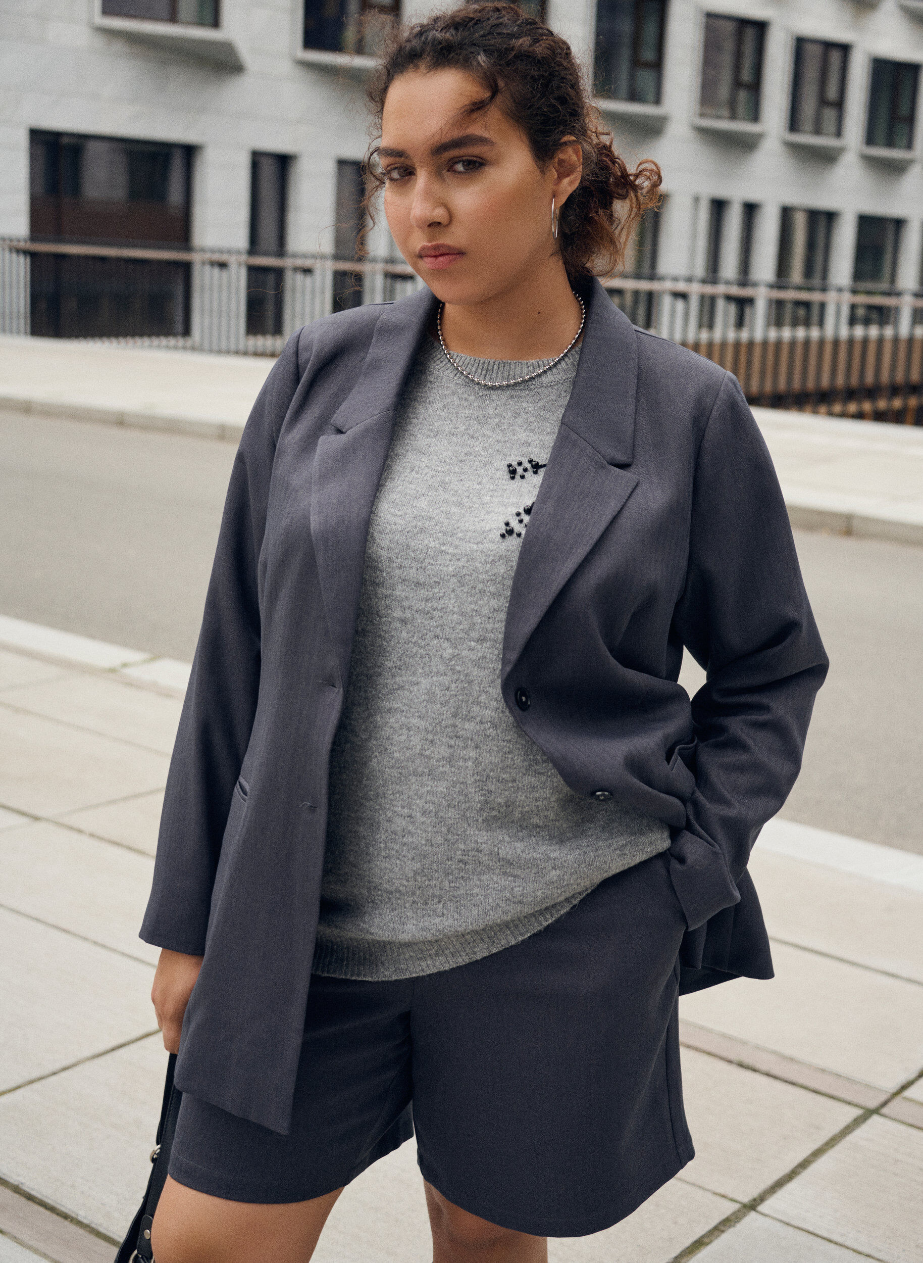 Zizzi Trui met parelborduursel, Grijs, Image image number 0