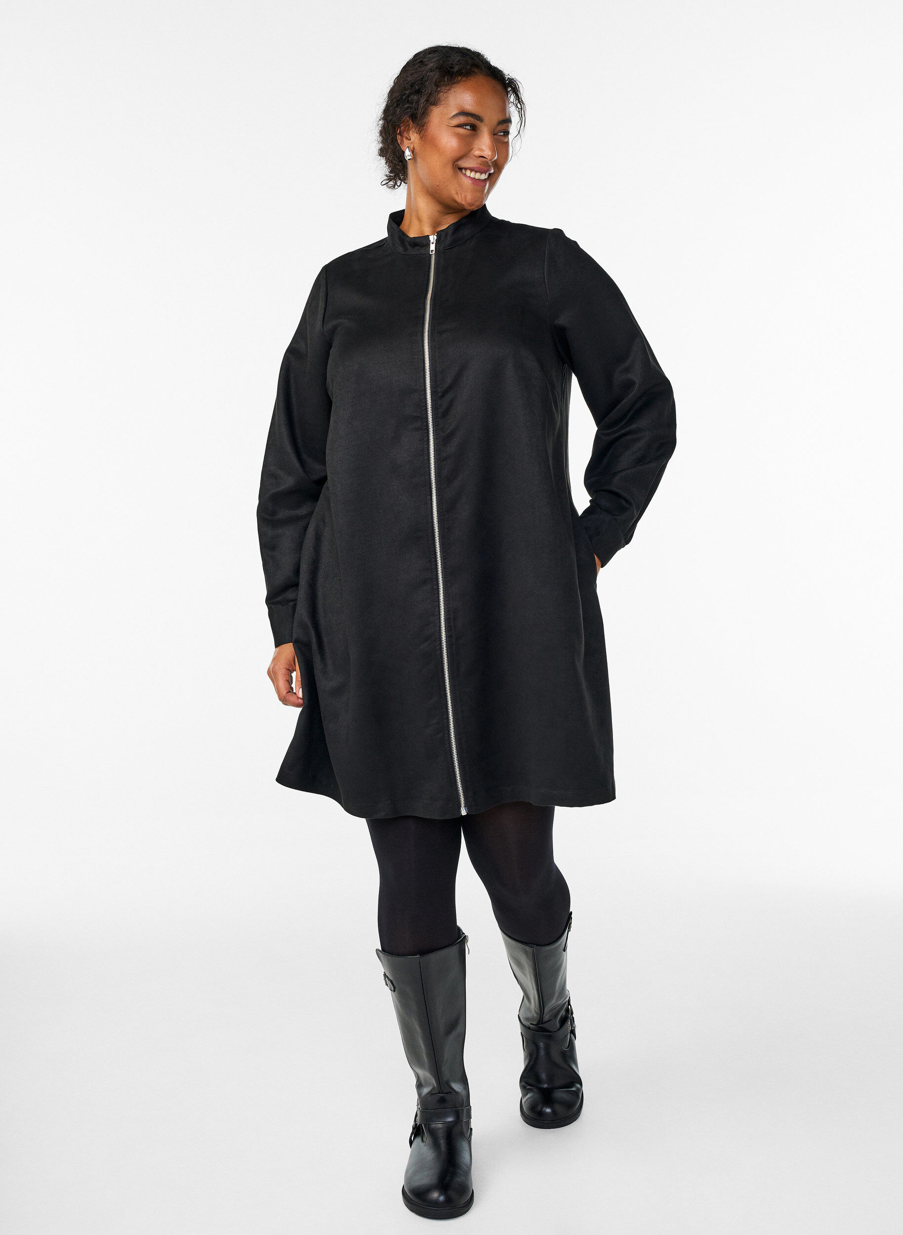 Zizzi Lang overhemd van imitatie-su&egrave;de met rits, Zwart, Model image number 1