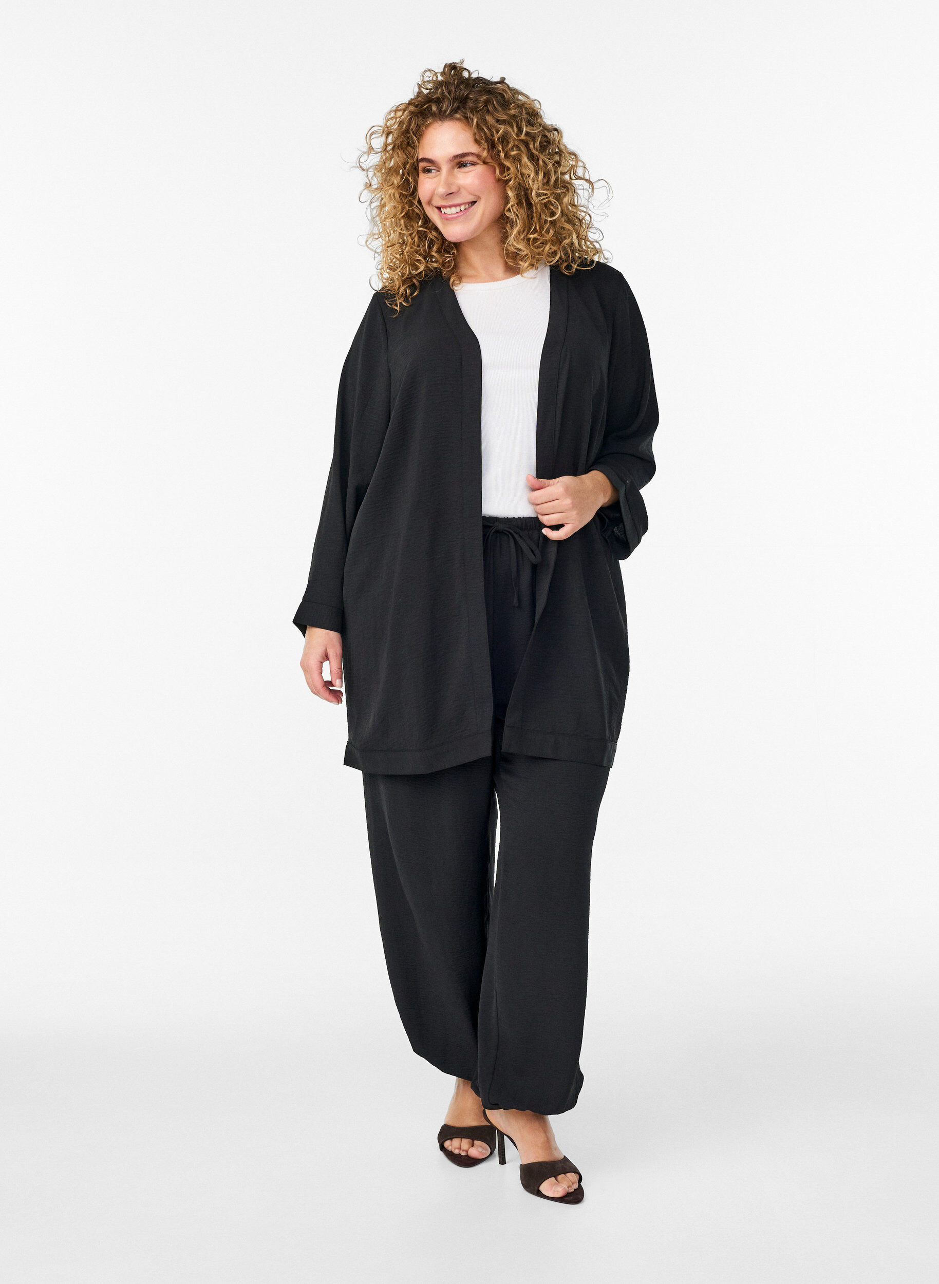 Ballonbroek met hoge taille, Zwart, Model