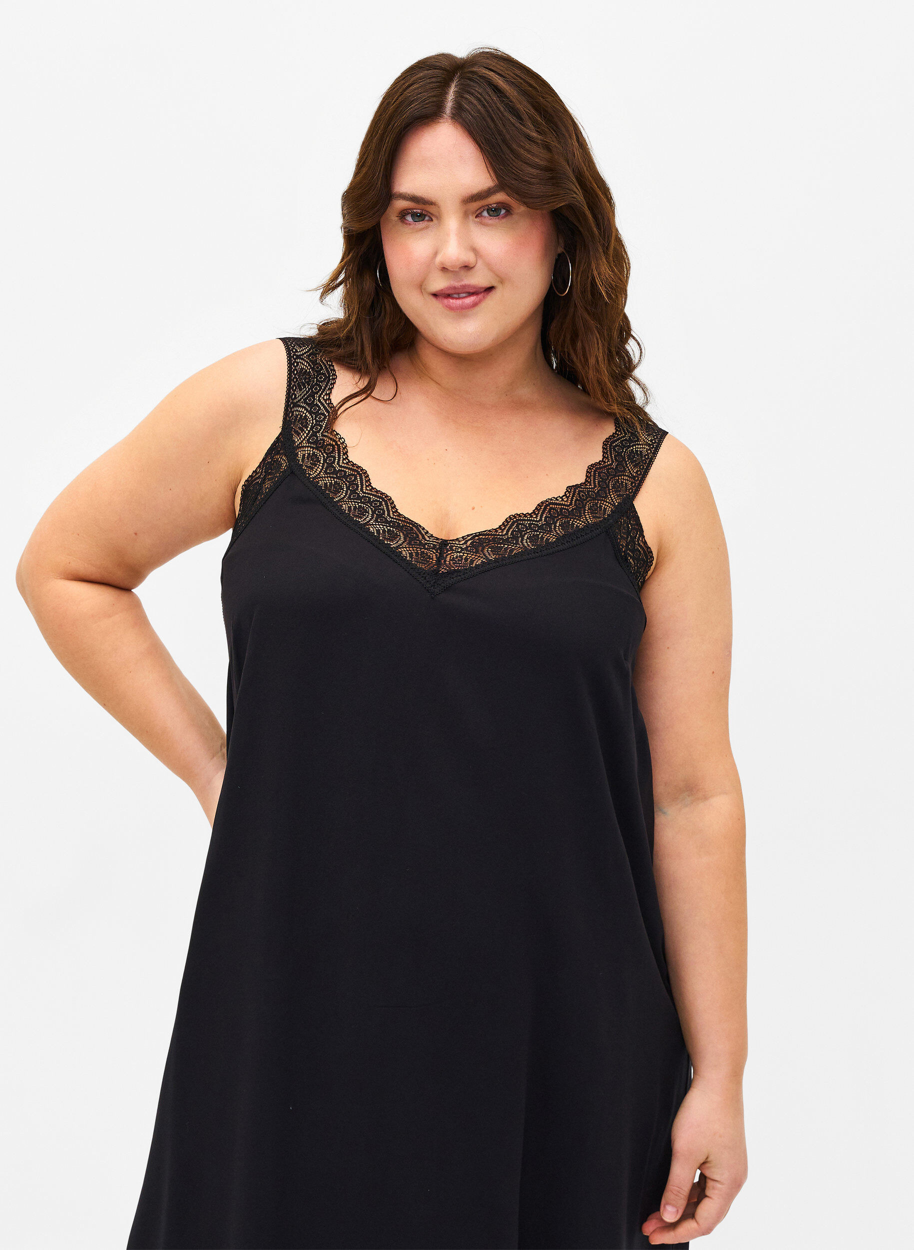 Zizzi Halflange jurk met bandjes van viscose met kant, Black, Model image number 2