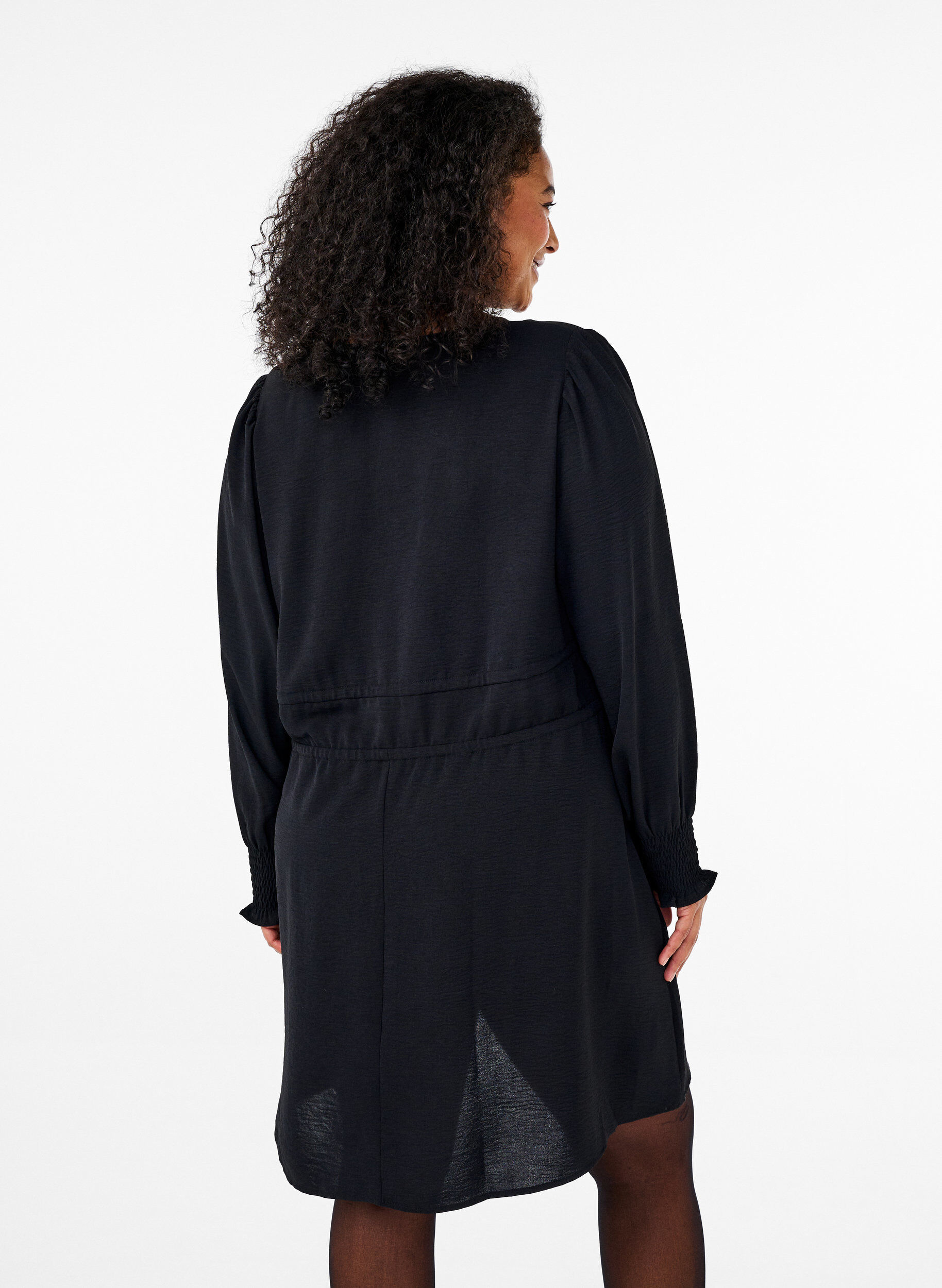 Zizzi Jurk met strikceinturen in de taille, Zwart, Model image number 2