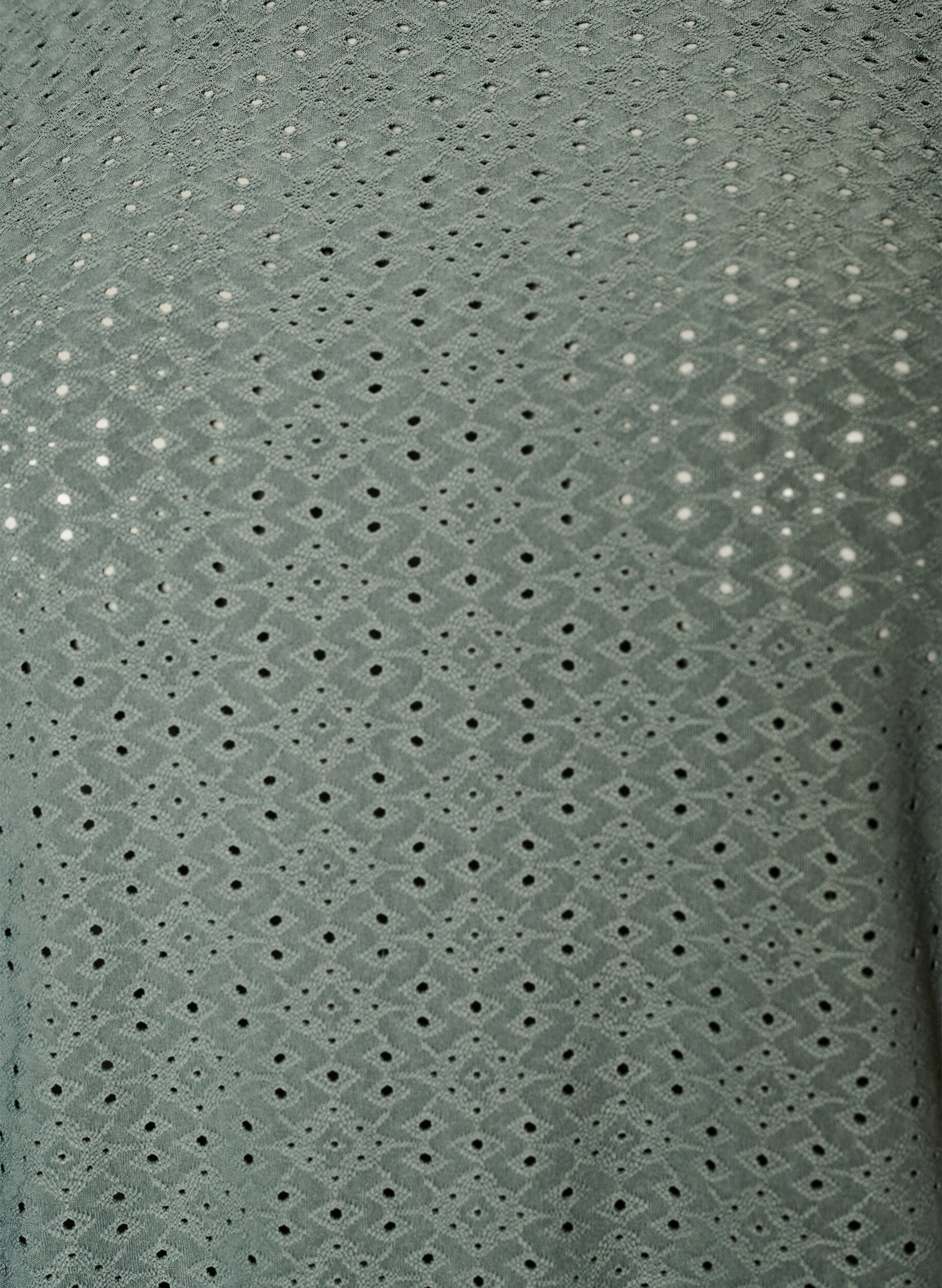 ZizziBlouse met oogjesborduurwerk en balloneffect, Groen, Packshot image number 2