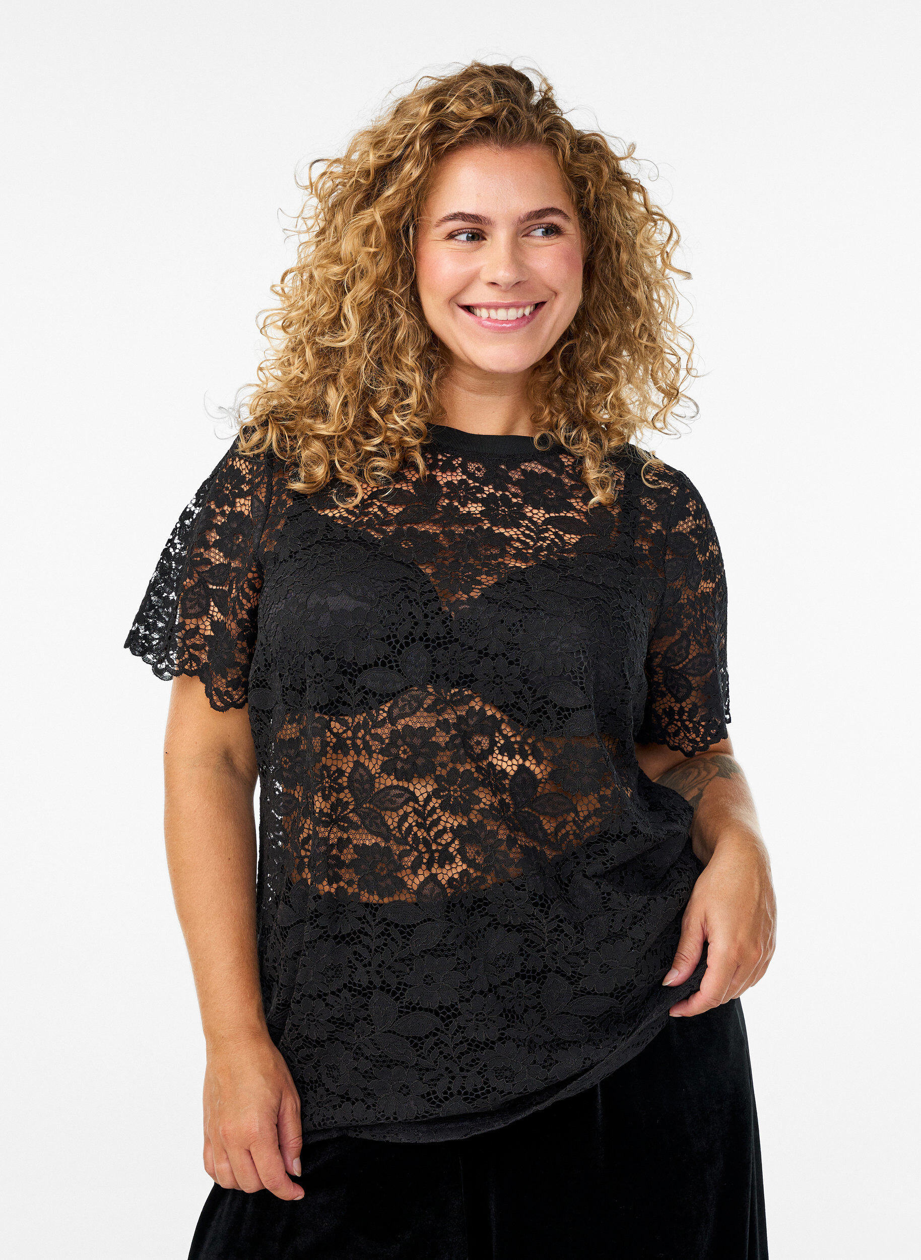 Kanten blouse met korte mouwen en ronde hals, Zwart, Model