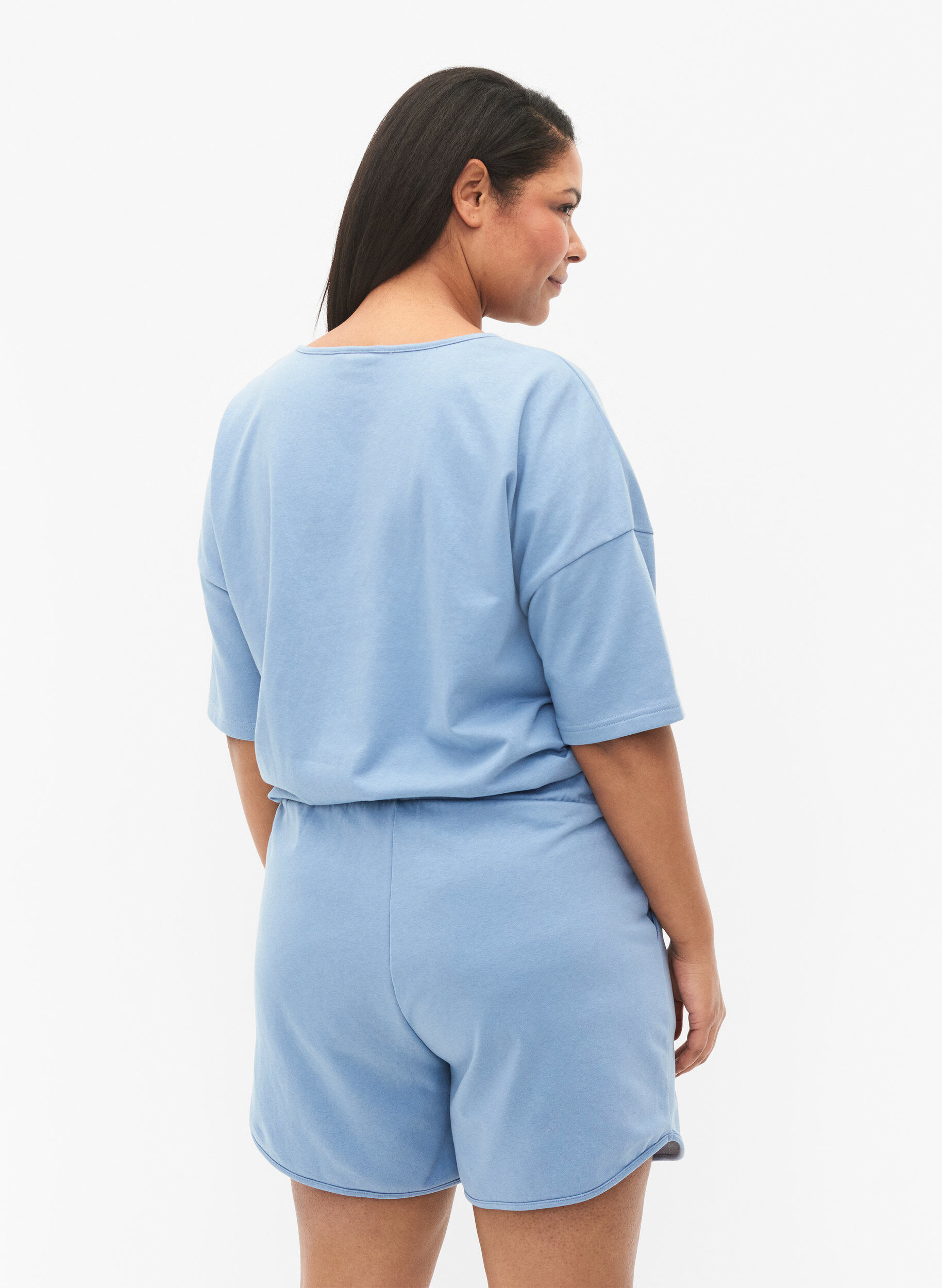 Zizzi Effen sweatshort met zakken, Faded Denim, Model image number 1