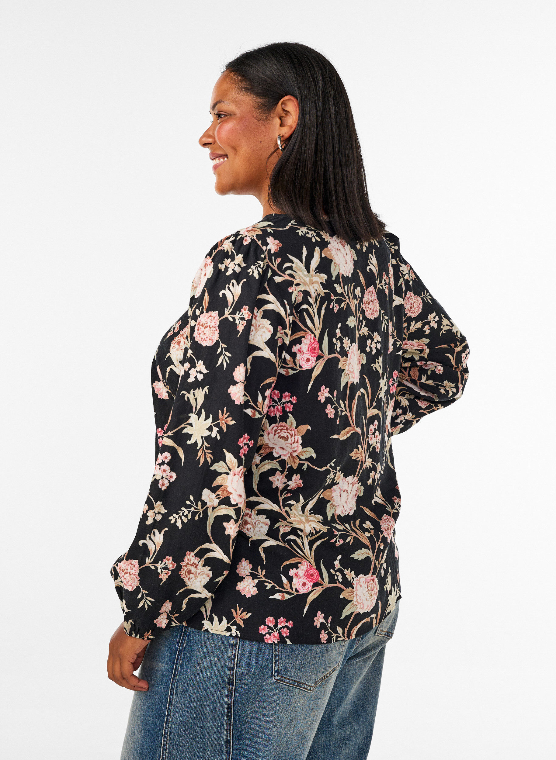 ZizziGebloemde blouse van linnen en viscose met lange mouwen, Zwart, Model image number 2