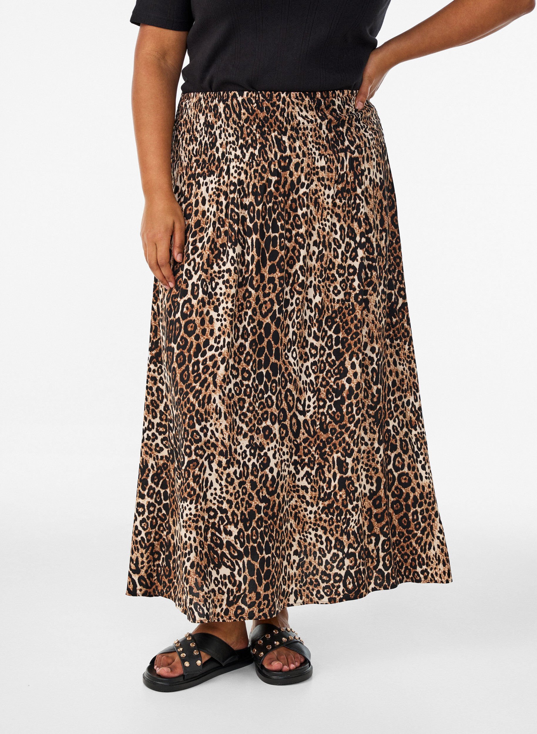 Zizzi Viscose maxi-rok met smock, Bruin, Model image number 2