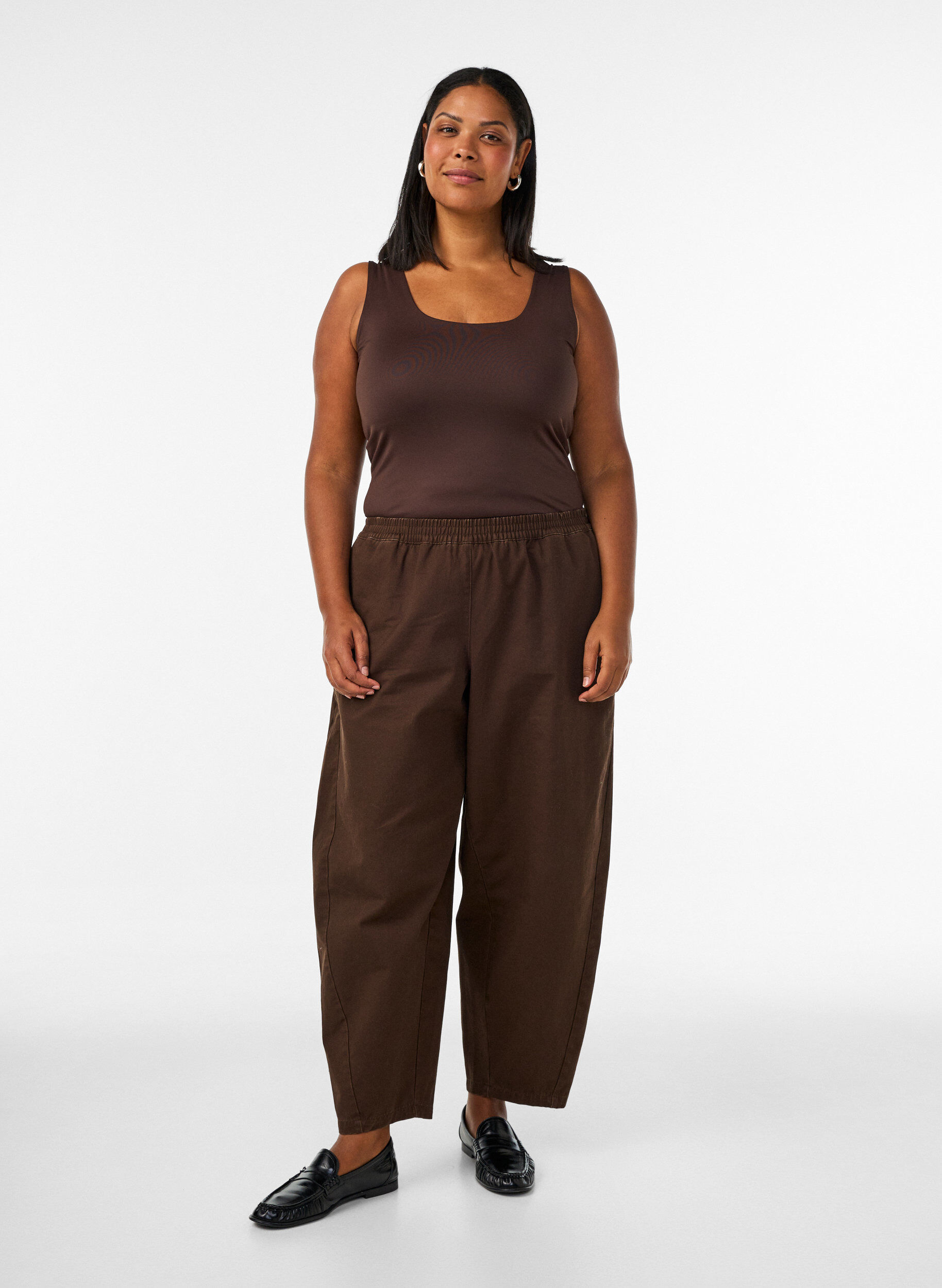 ZizziAansluitende basic top met omkeerbaar design, Bruin, Model image number 1