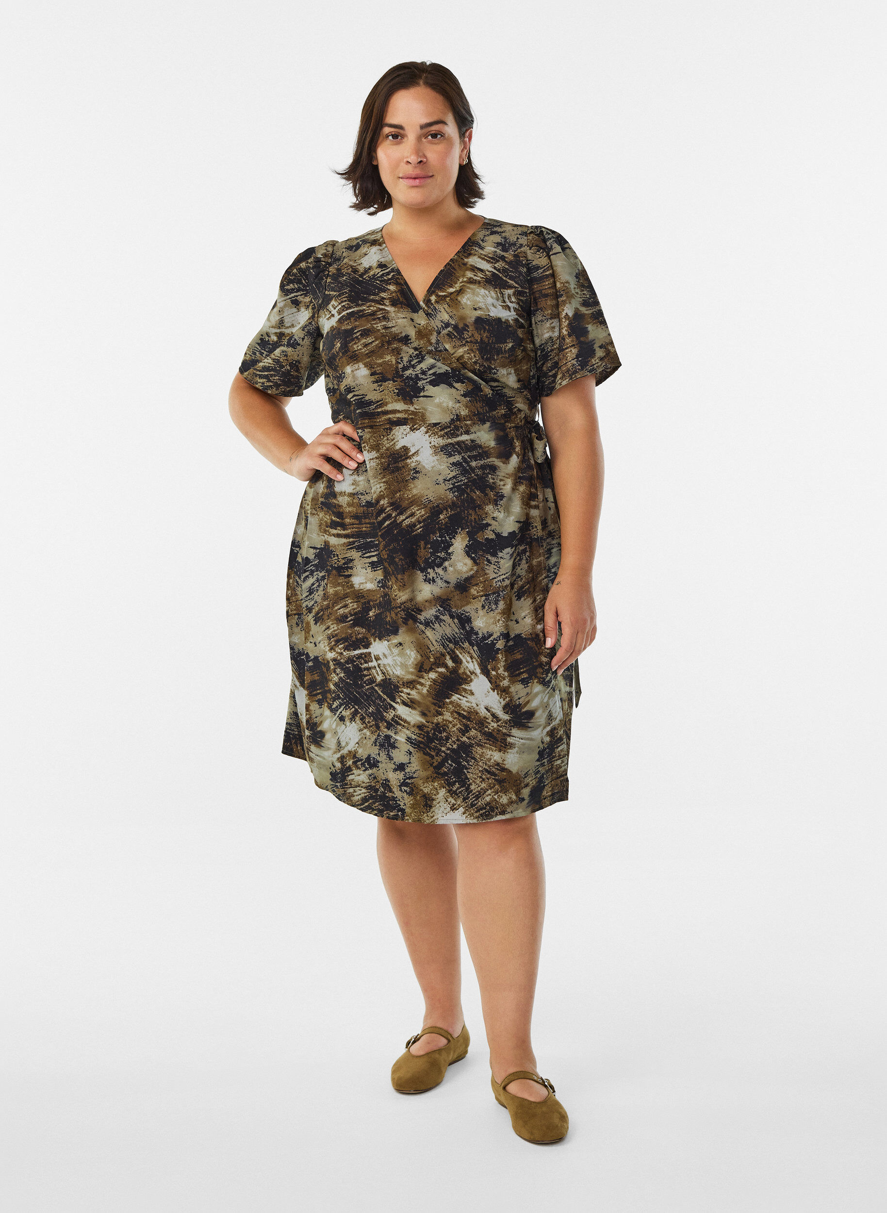 Zizzi Bedrukte wikkeljurk, Groen, Model image number 1