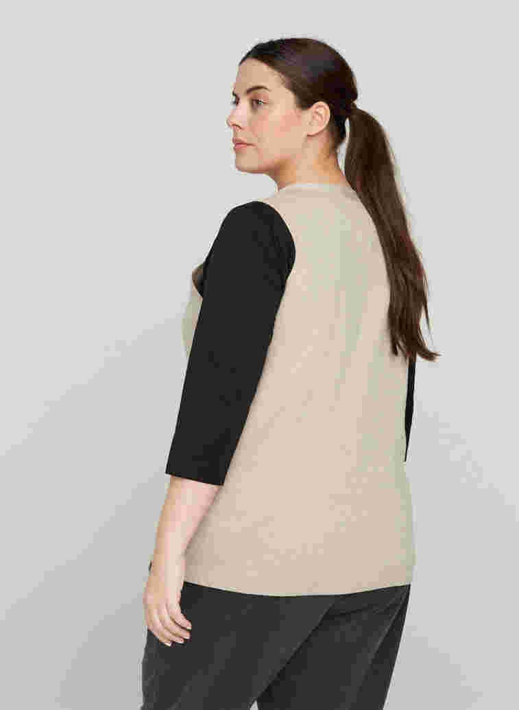 Gebreid vest met v-hals en knopen, Pumice Stone Mel., Model image number 1