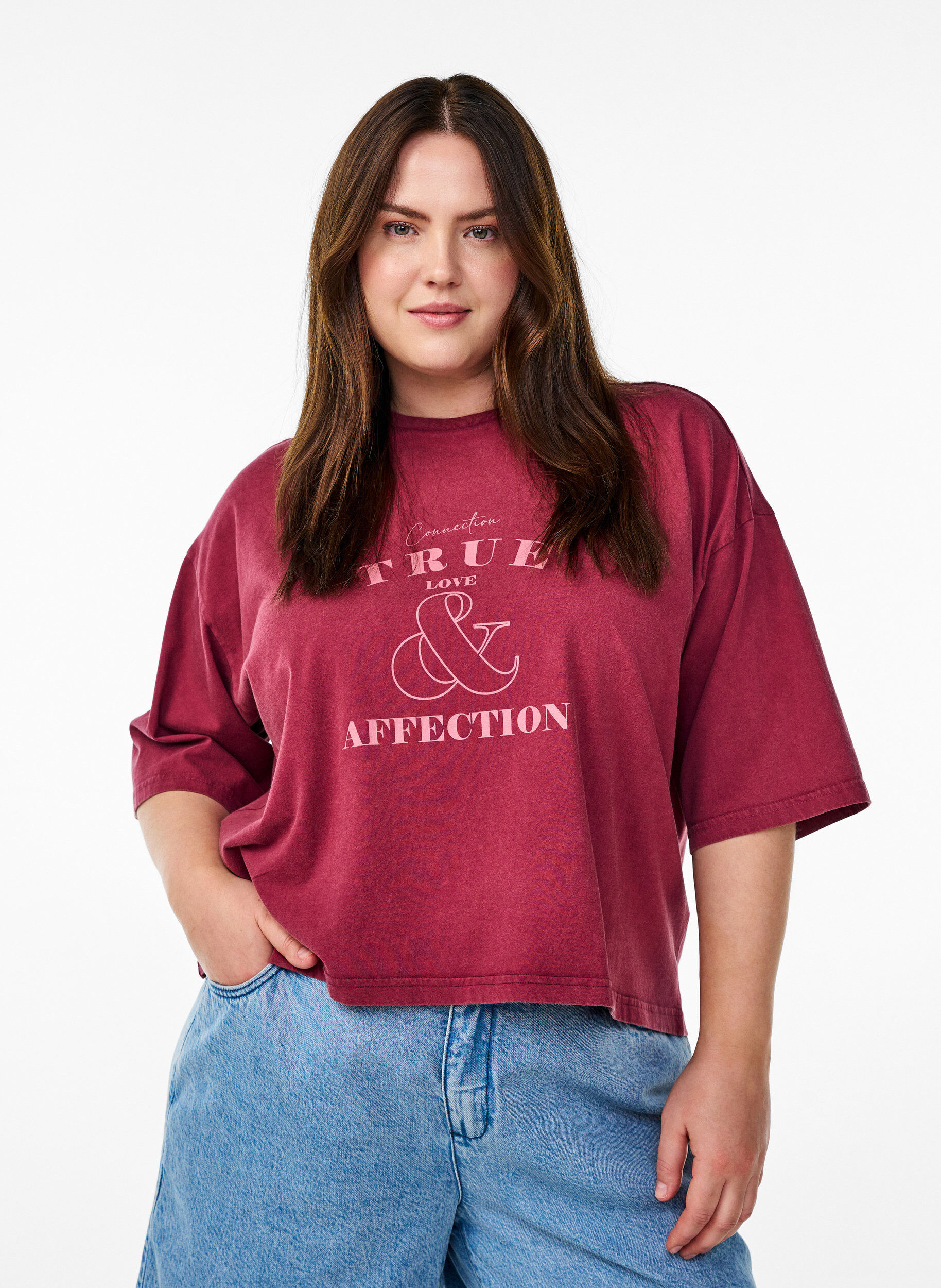 Kort T-shirt met een losse pasvorm, Donker Bordeaux, Model