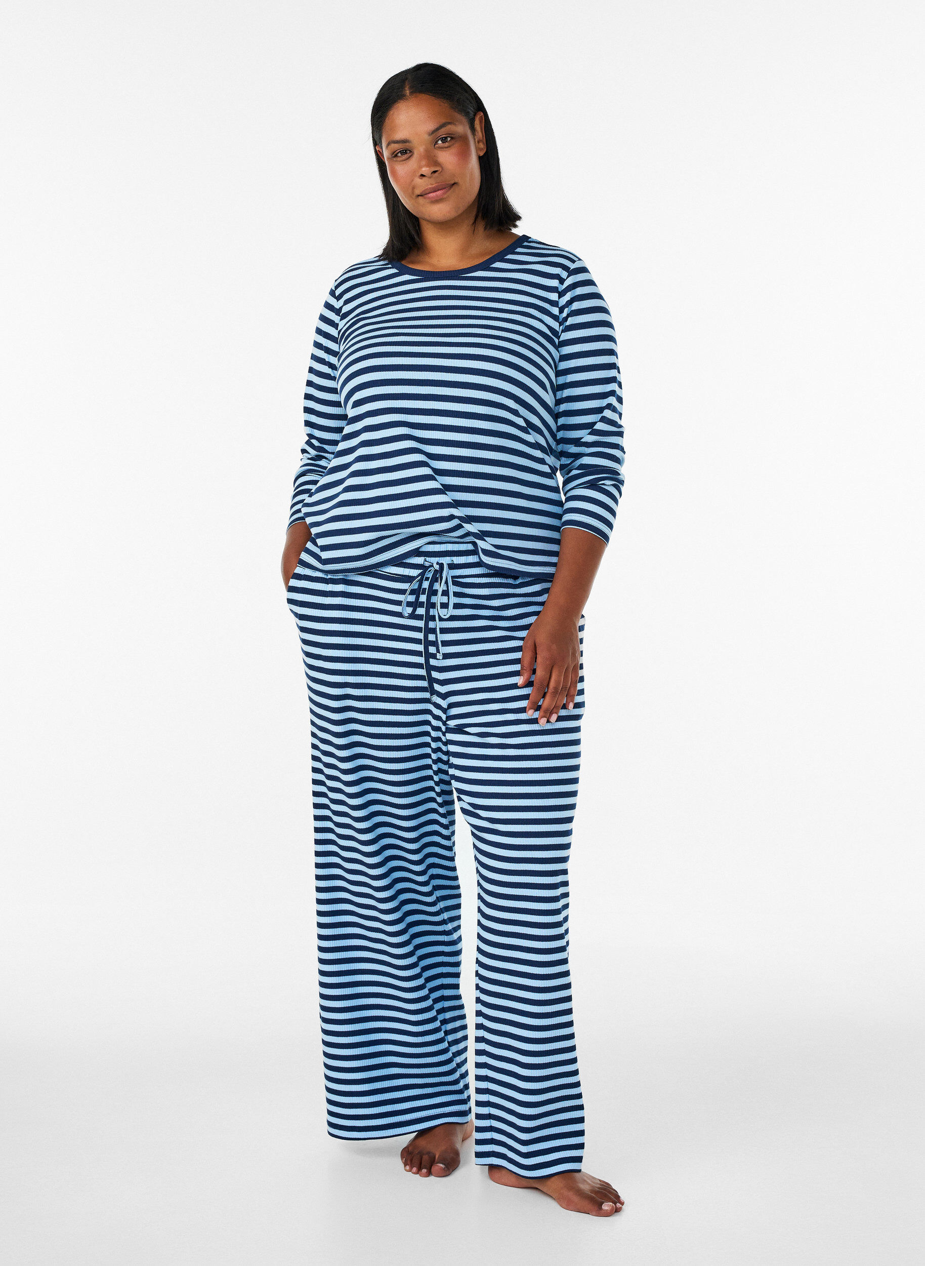 ZizziGestreepte pyjamabroek met een high waist en wijde pijpen, Blauw, Model image number 0