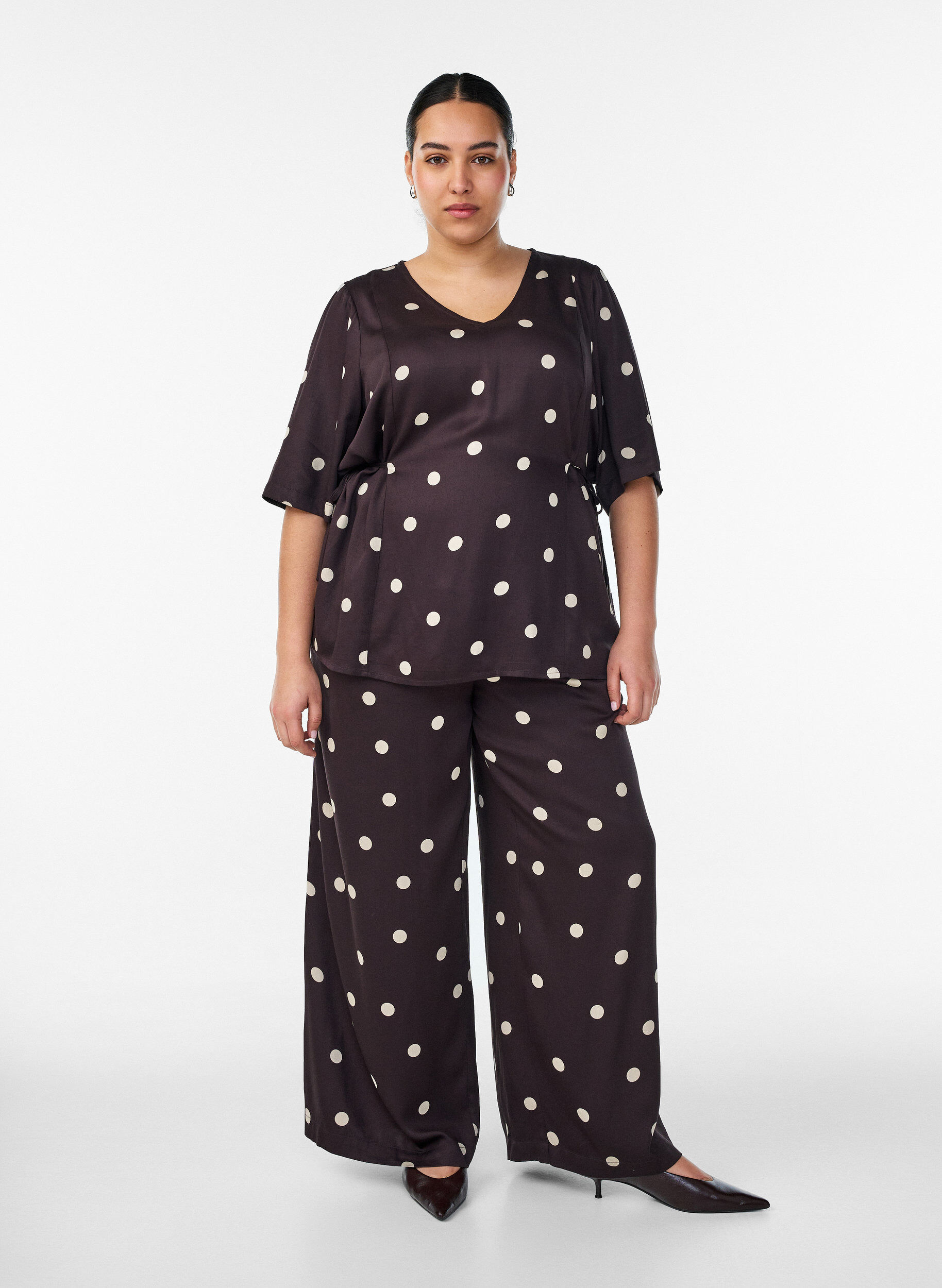 Viscose broek met stippen en wijde pijpen, Bruin, Model