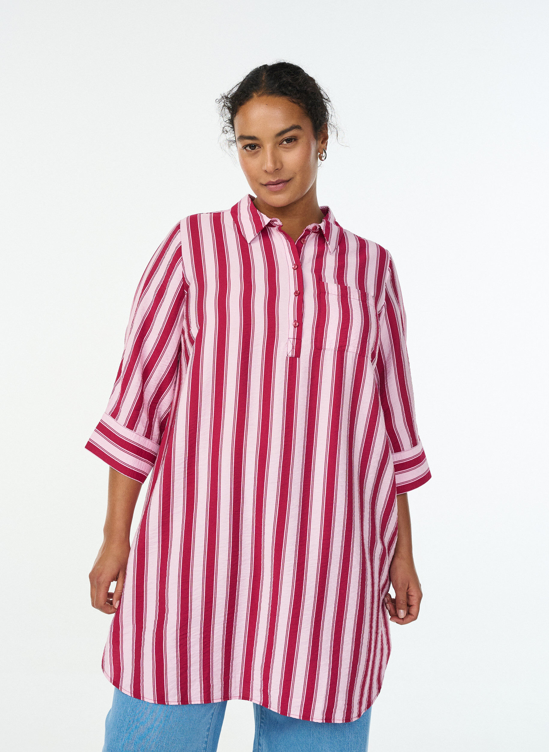 Korte jurk met kraag en borstzak, Roze, Model