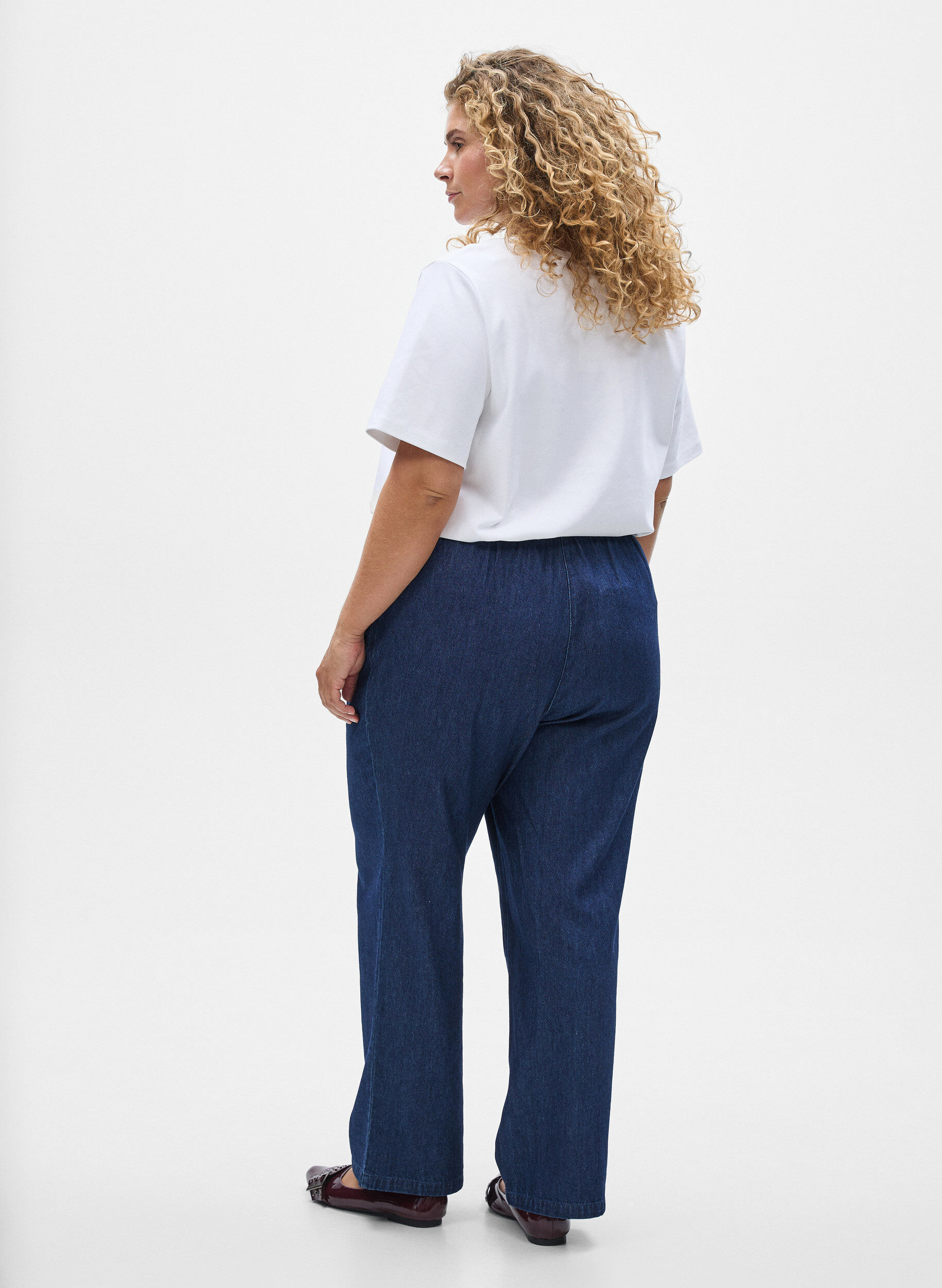 ZizziJeans met rechte pasvorm en elastische taille, Blauw, Model image number 1