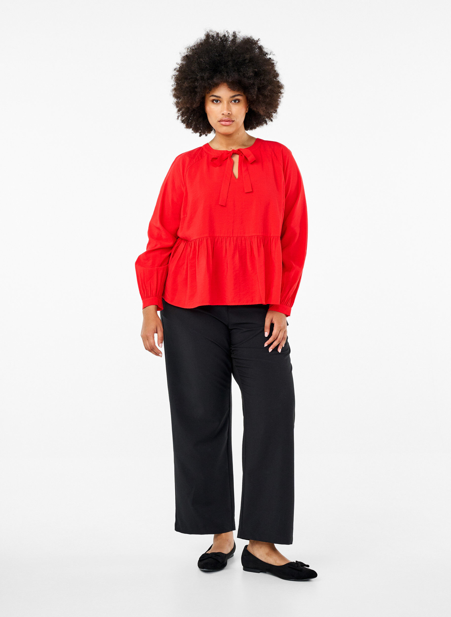 Zizzi Blouse met strik en lange mouwen, Rood, Model image number 1