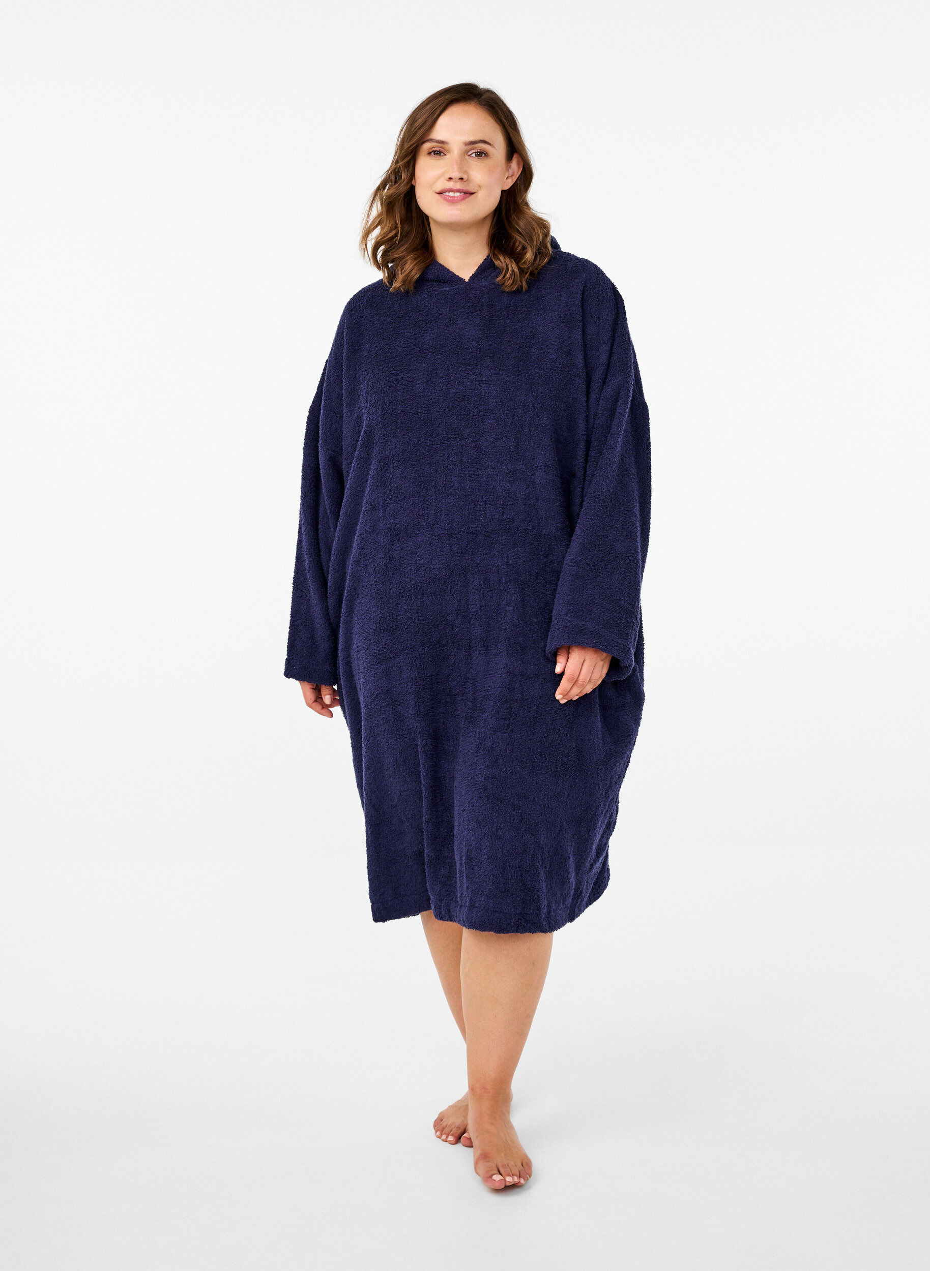 Zizzi Terry poncho met capuchon, Navy Blazer, Model image number 2