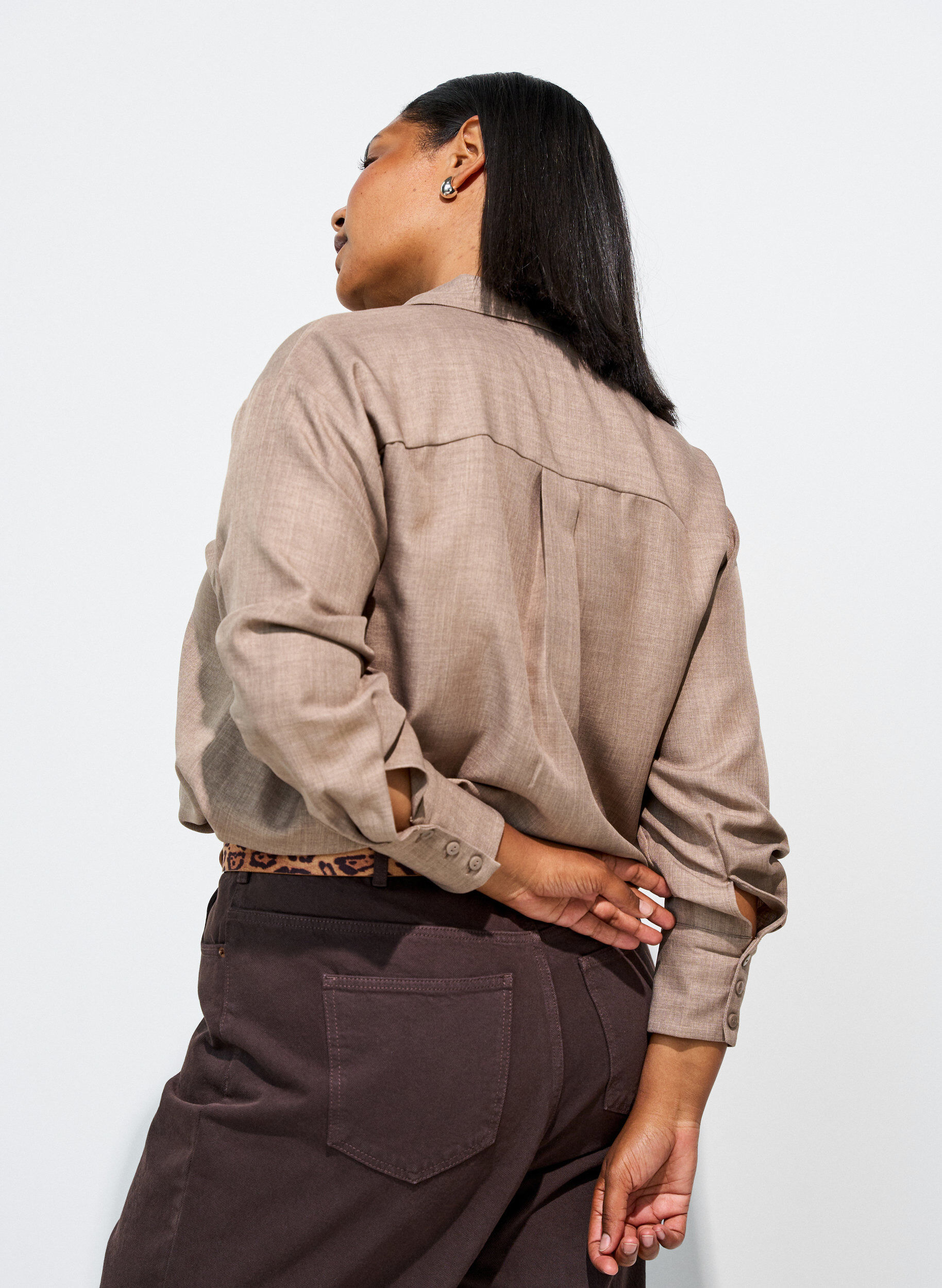 ZizziLosse shirt met V-hals, Bruin, Model image number 2
