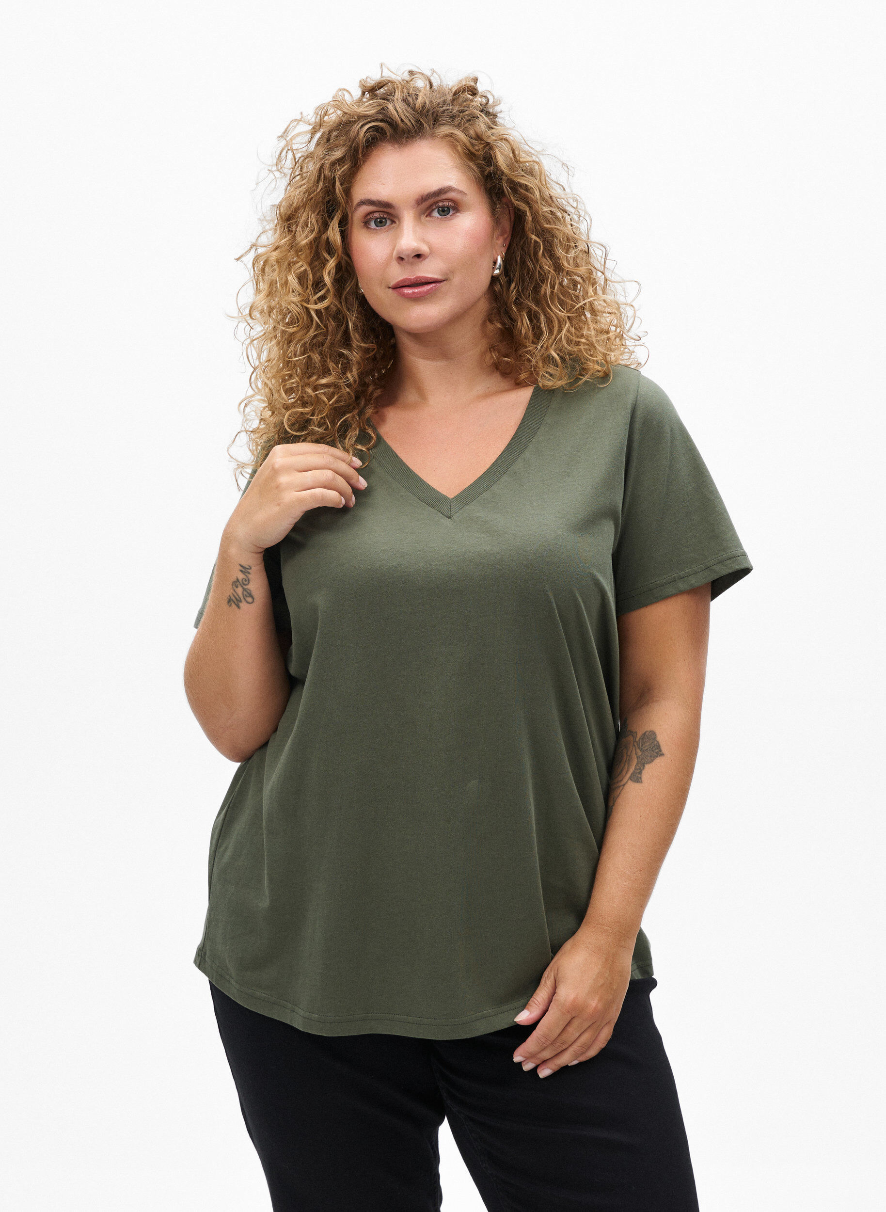 Basis T-shirt van katoen met een V-hals, Groen, Model