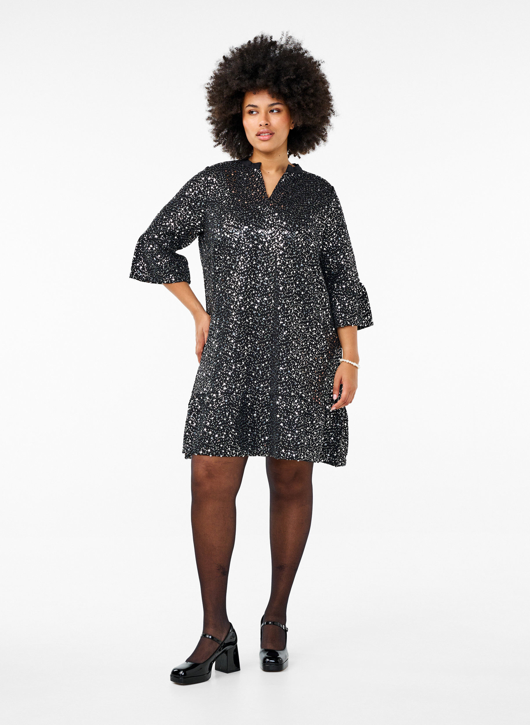 Zizzi Paillettenjurk met V-hals en 3/4 mouwen, Black w. Sequins, Model image number 2