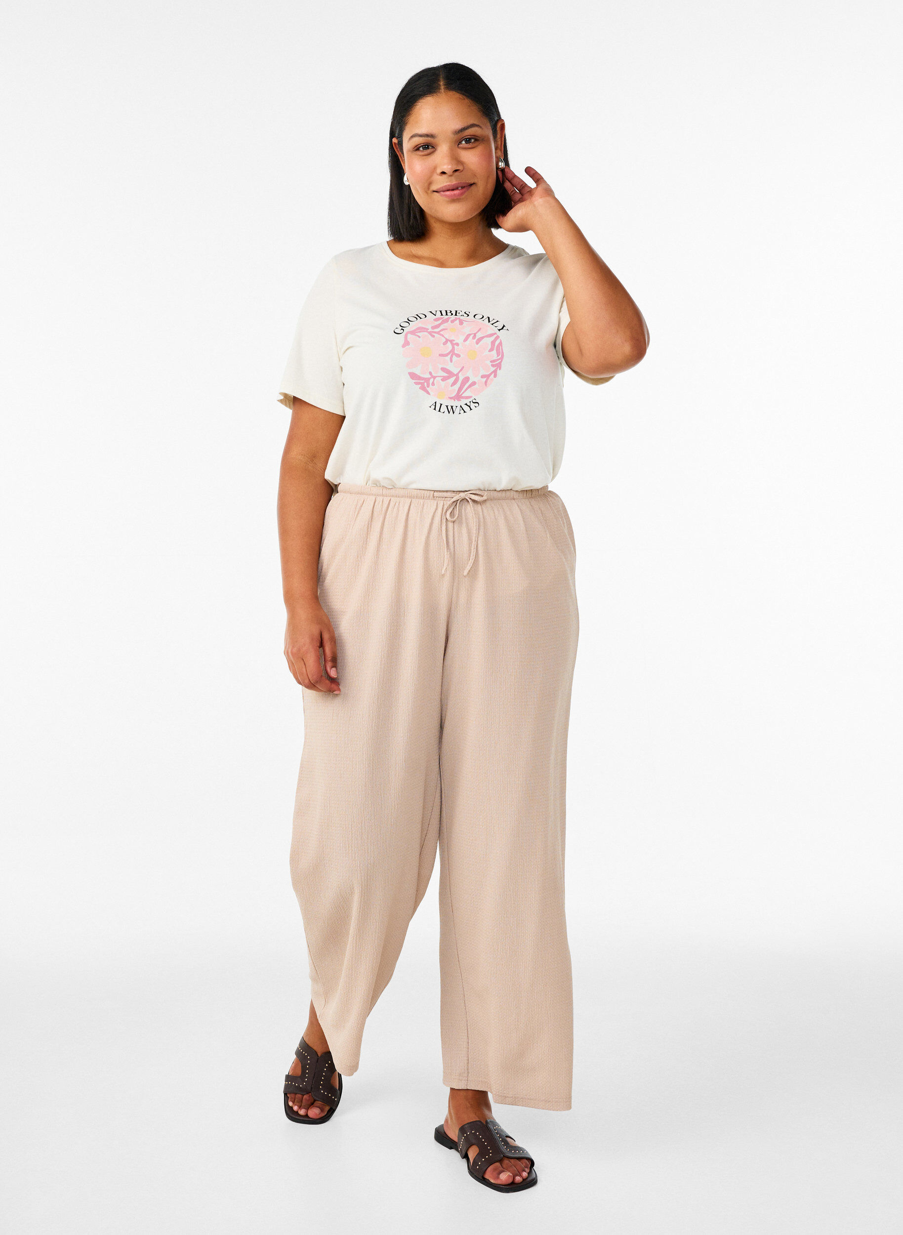 Zizzi T-shirt met print, Vanille, Model image number 1