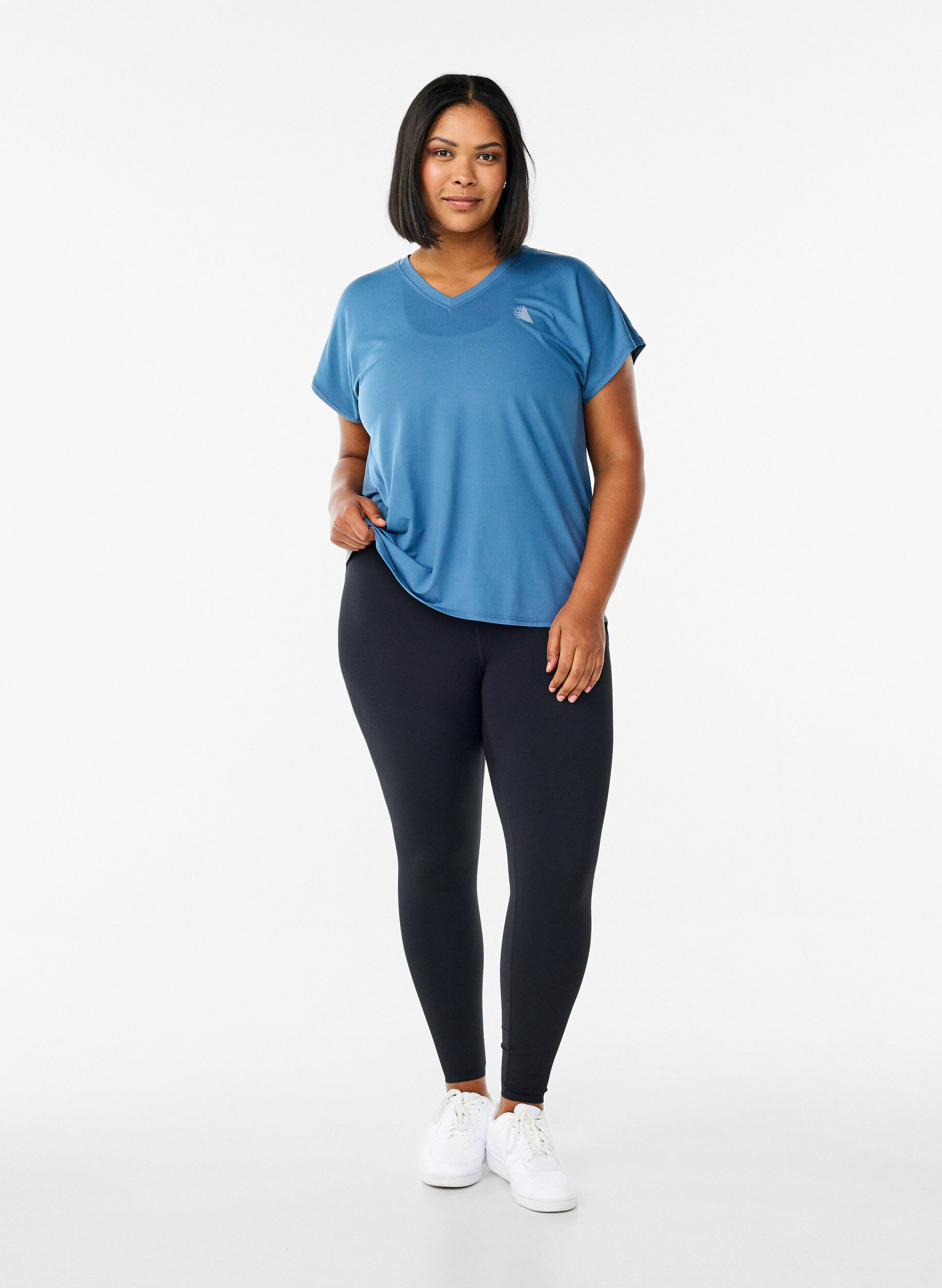 Zizzi Sportief t-shirt met korte mouwen en v-hals, Blauw, Model image number 1