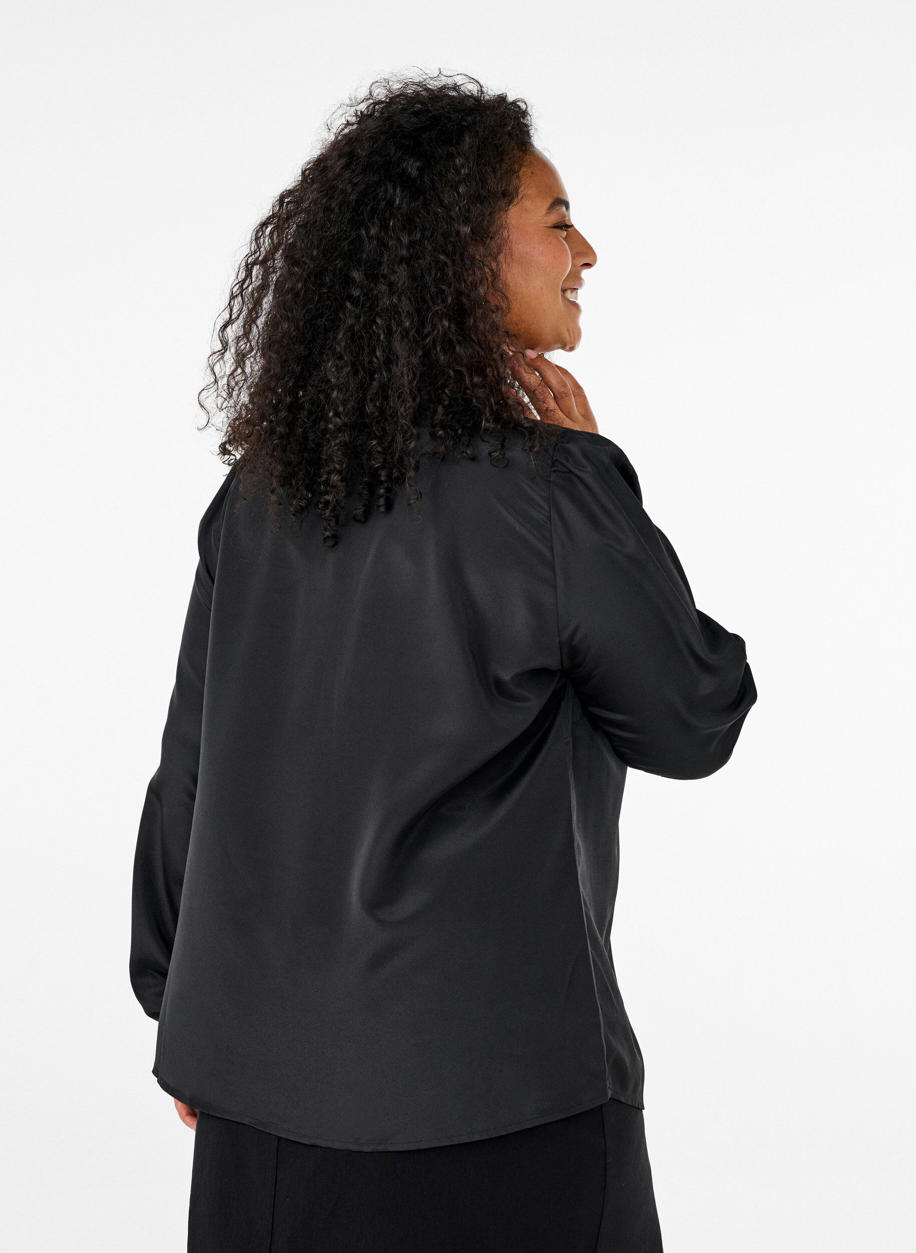 Zizzi Satijnen blouse met ruchedetail, Black, Model image number 1