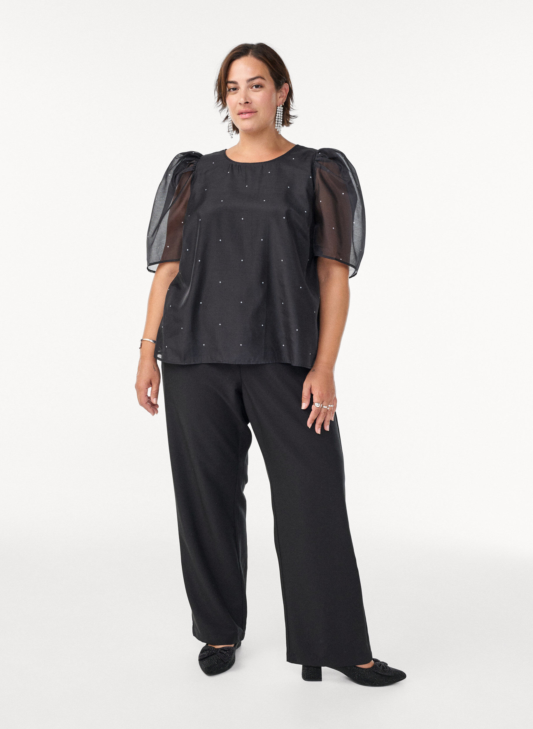 Zizzi Party blouse in organza-look met stippen, Zwart, Model image number 1