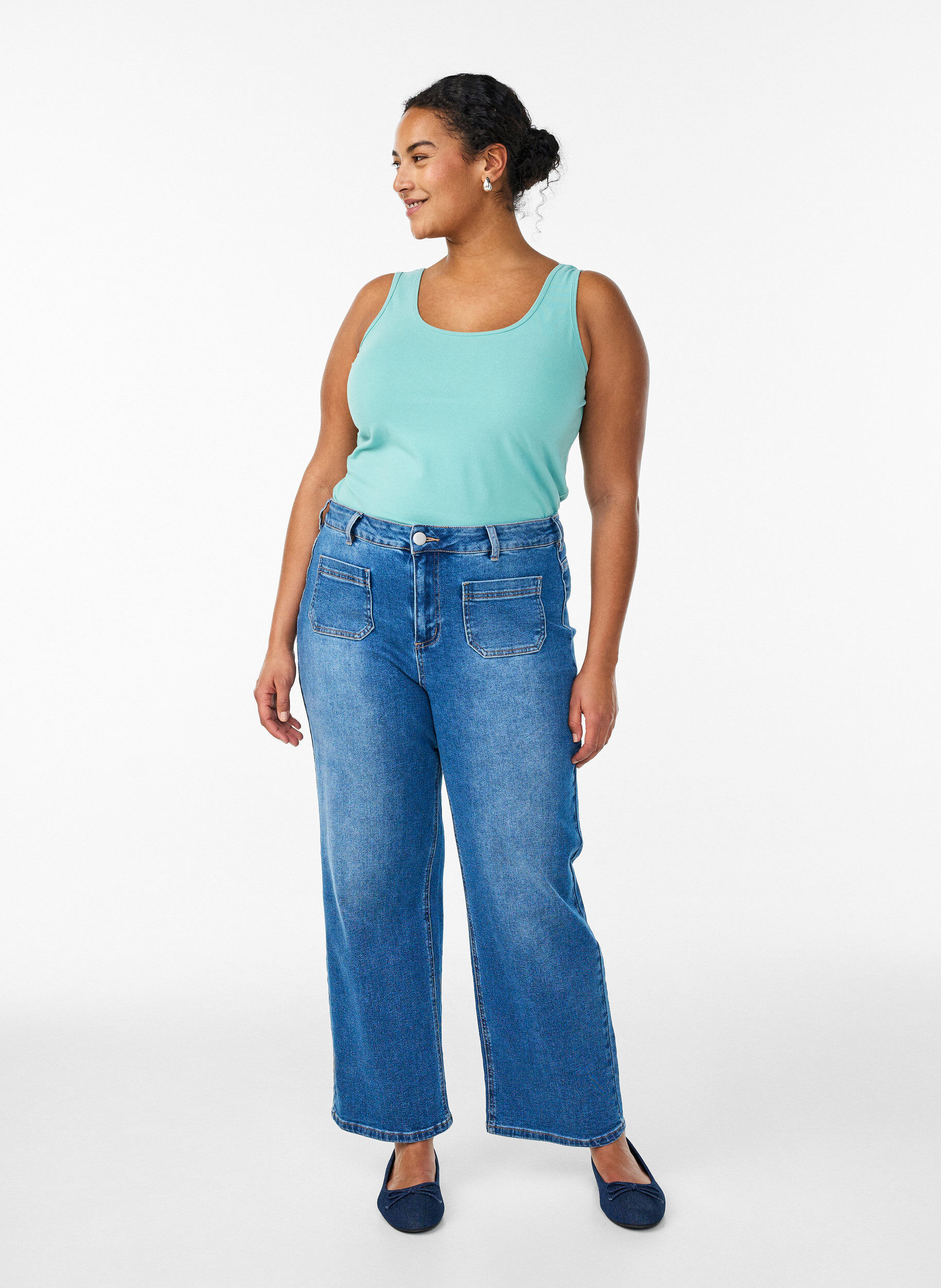 Zizzi Effen gekleurd basic top in katoen, Groen, Model image number 1