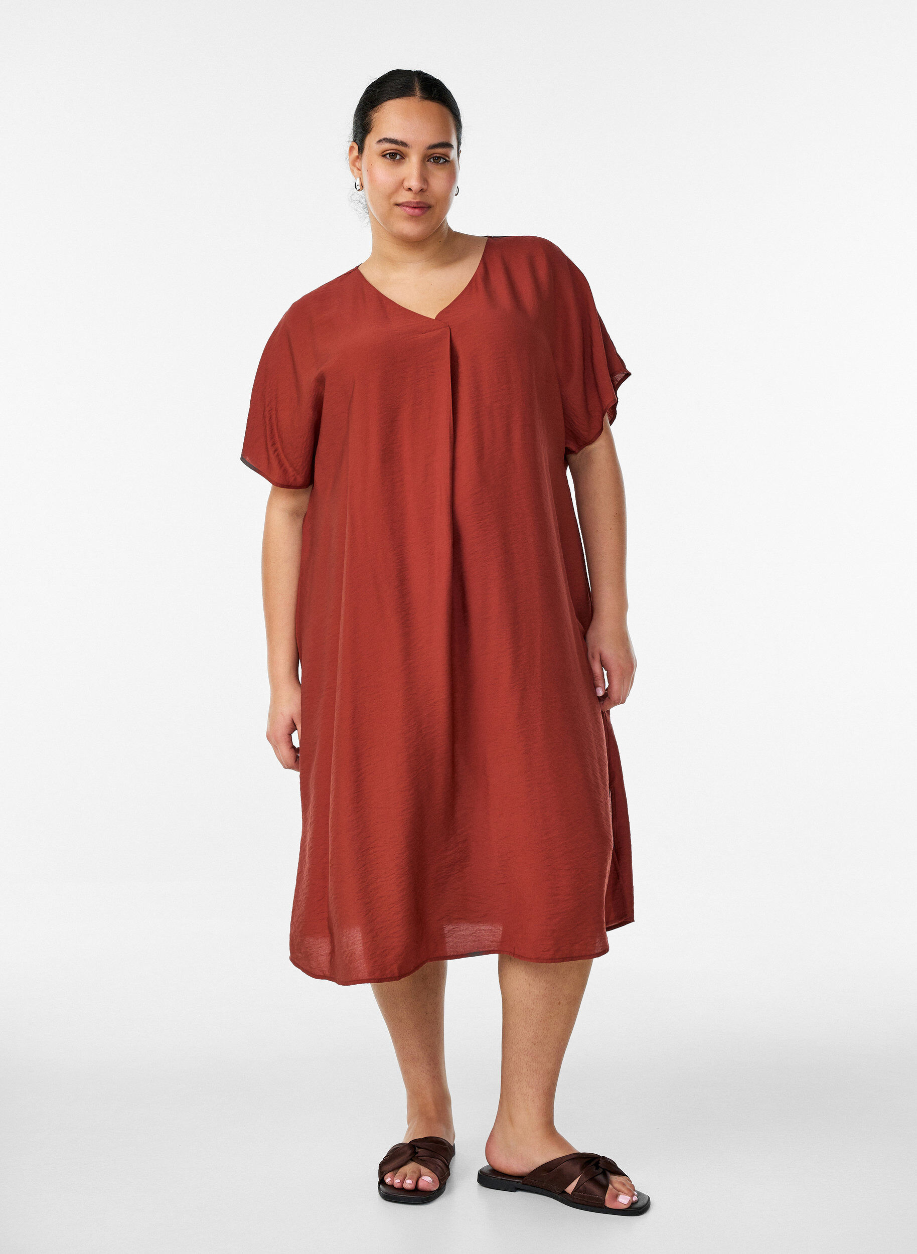 Jurk met V-hals van viscose, Rood, Model
