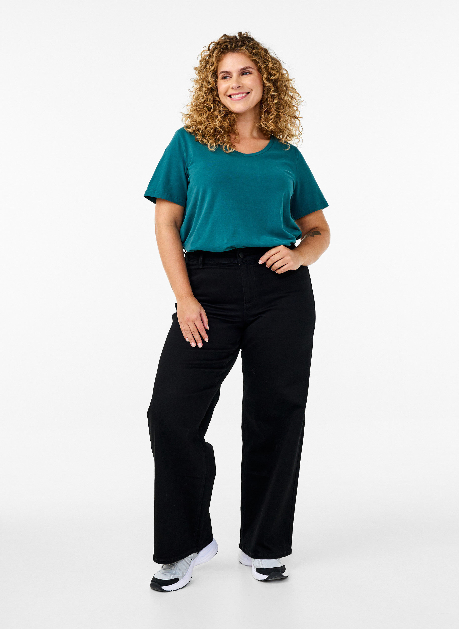 Zizzi Effen basic T-shirt van katoen, Groen, Model image number 1