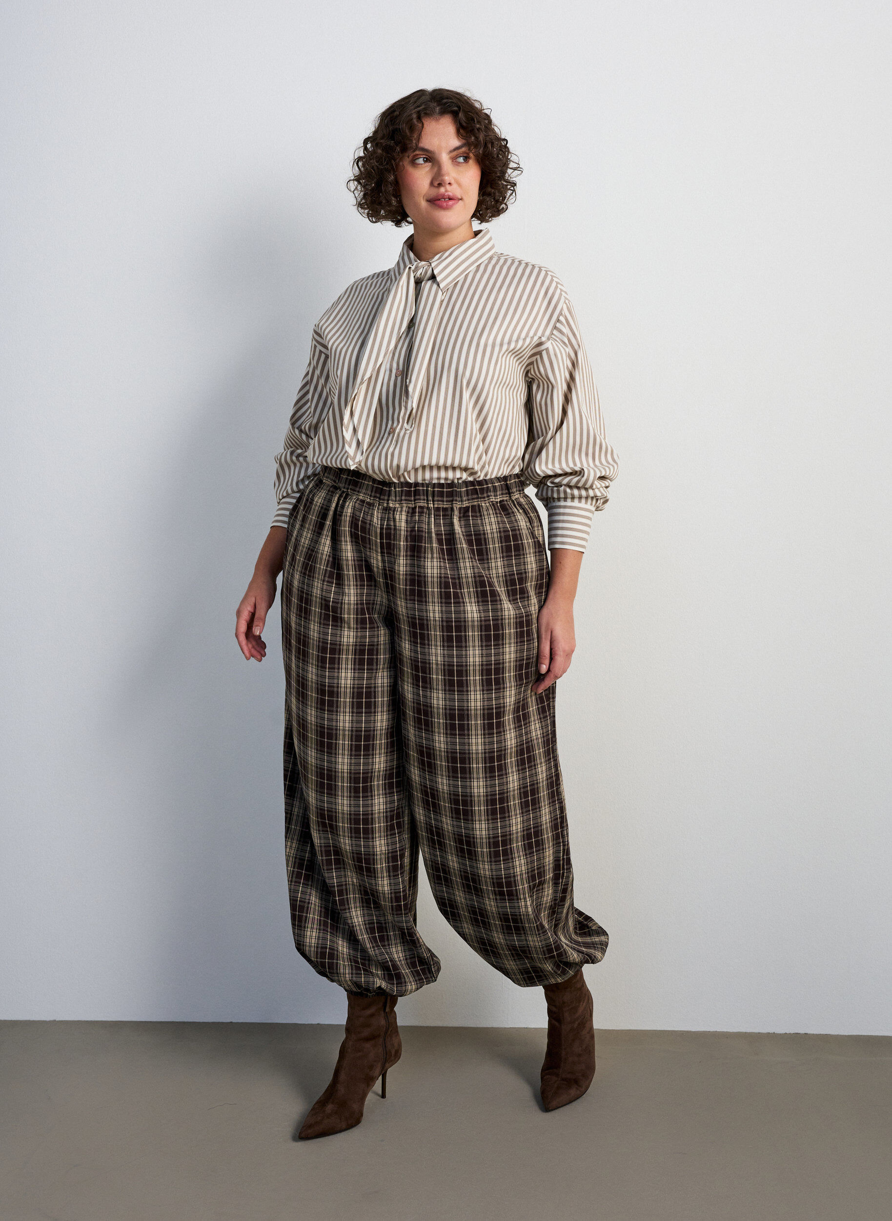 ZizziGeruite ballonbroek met hoge taille, Groen, Model image number 0