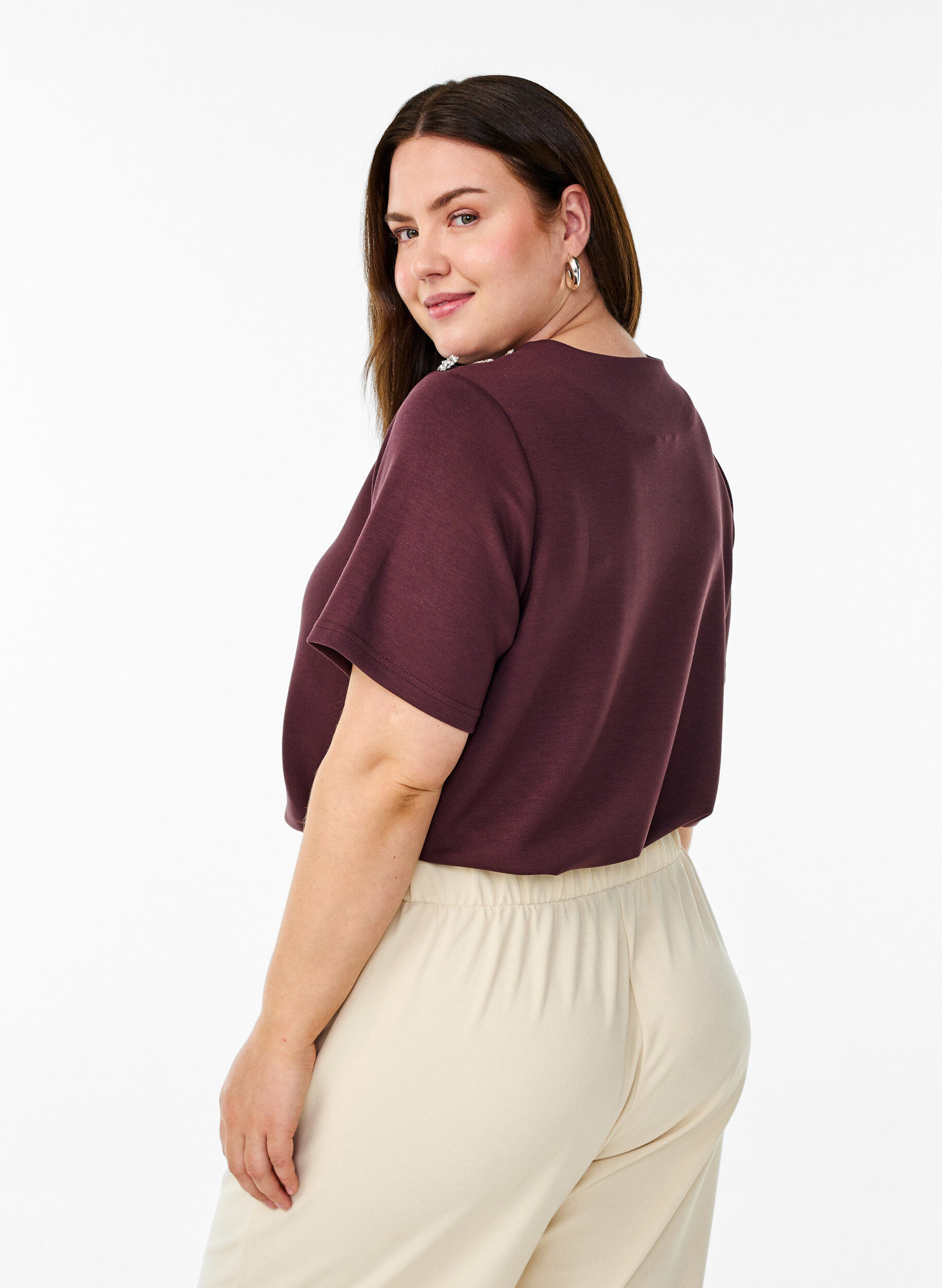 Zizzi Blouse met korte mouwen en knoopdetail, Donker Bordeaux, Model image number 2