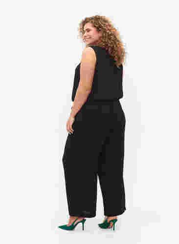 Mouwloze jumpsuit van viscose, Black, Model image number 1