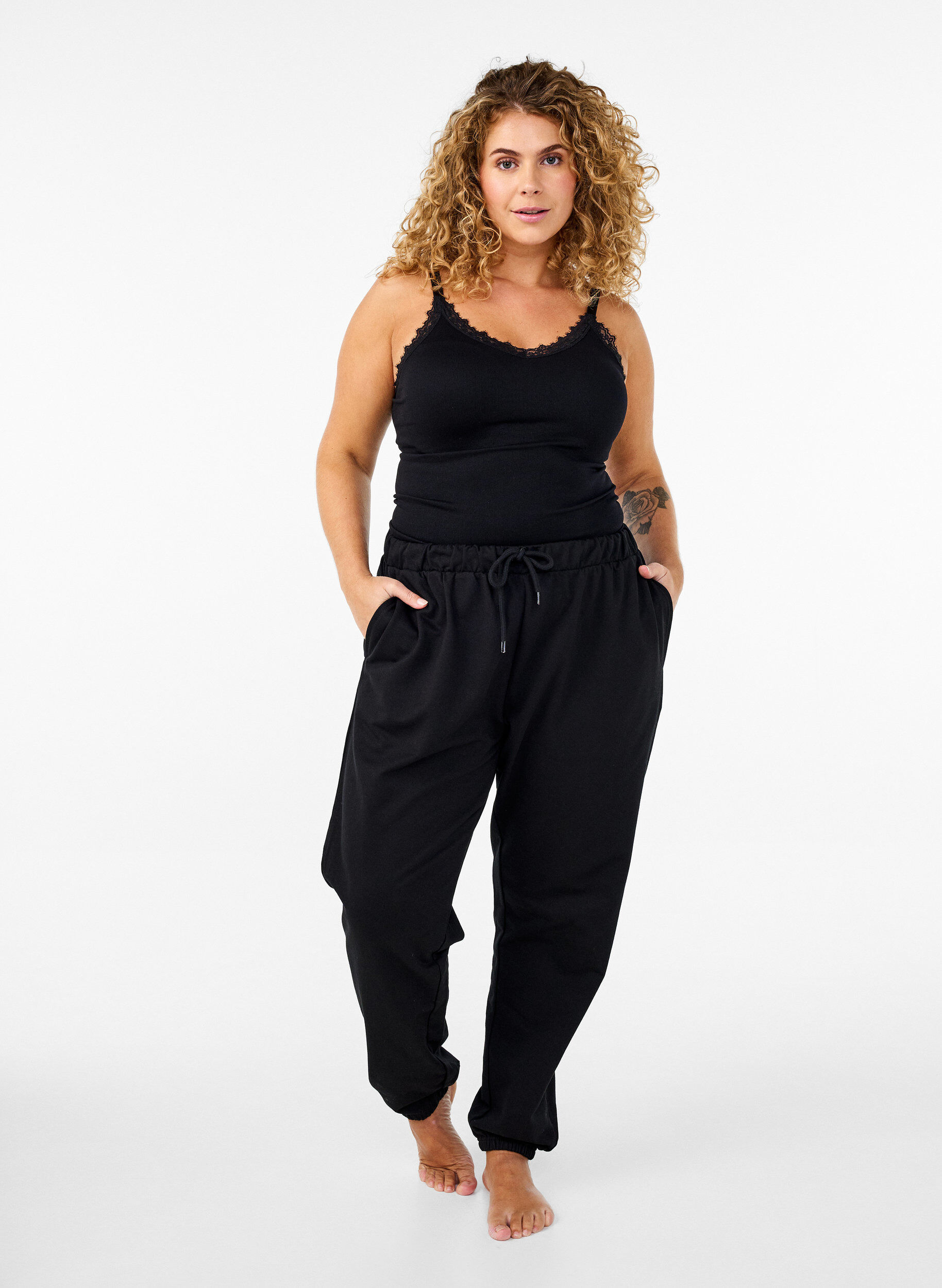 Zizzi Naadloze top met kanten rand, Black, Model image number 2