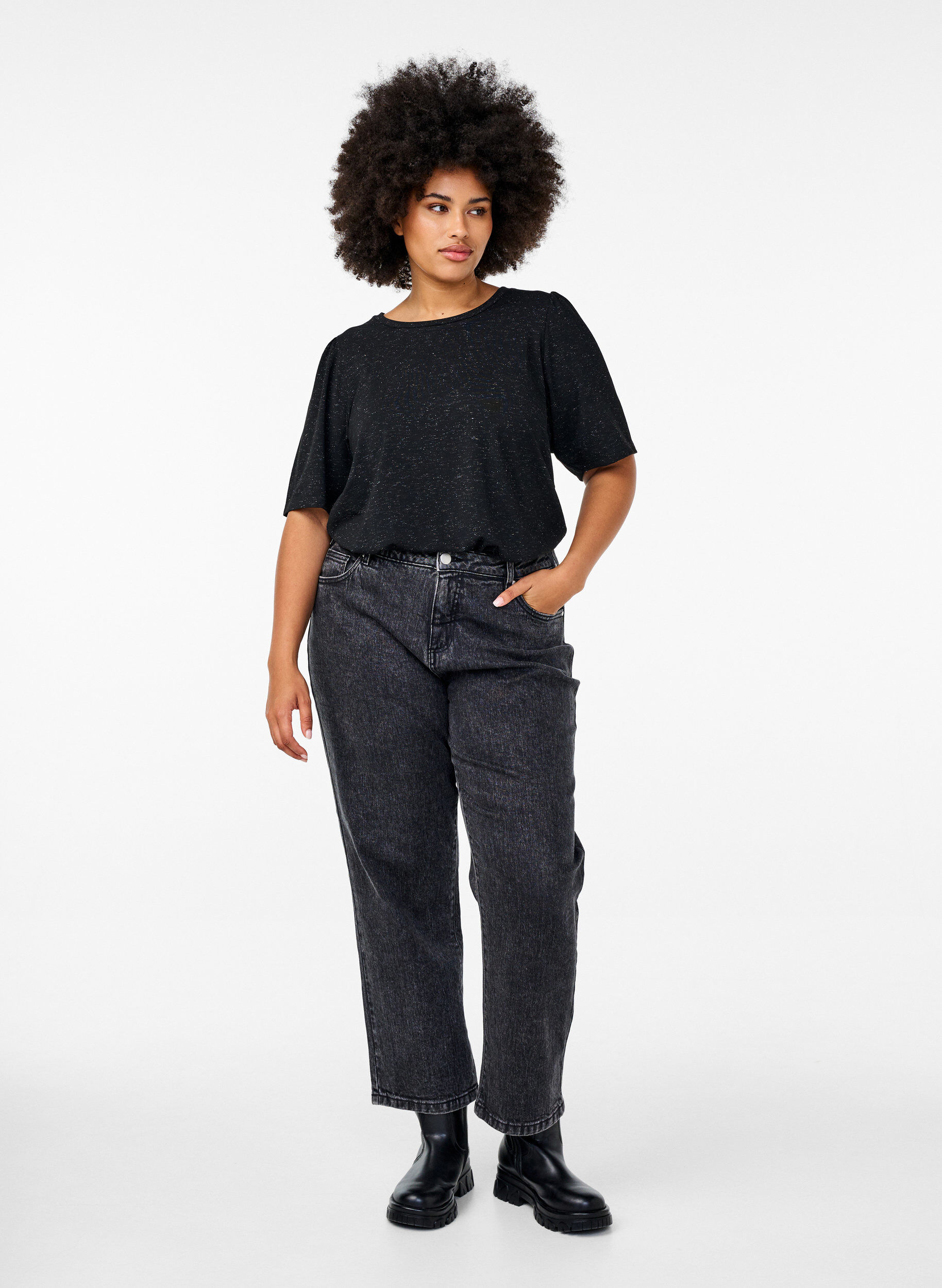 Zizzi T-shirt met glitter en korte puffmouwen, Zwart, Model image number 1