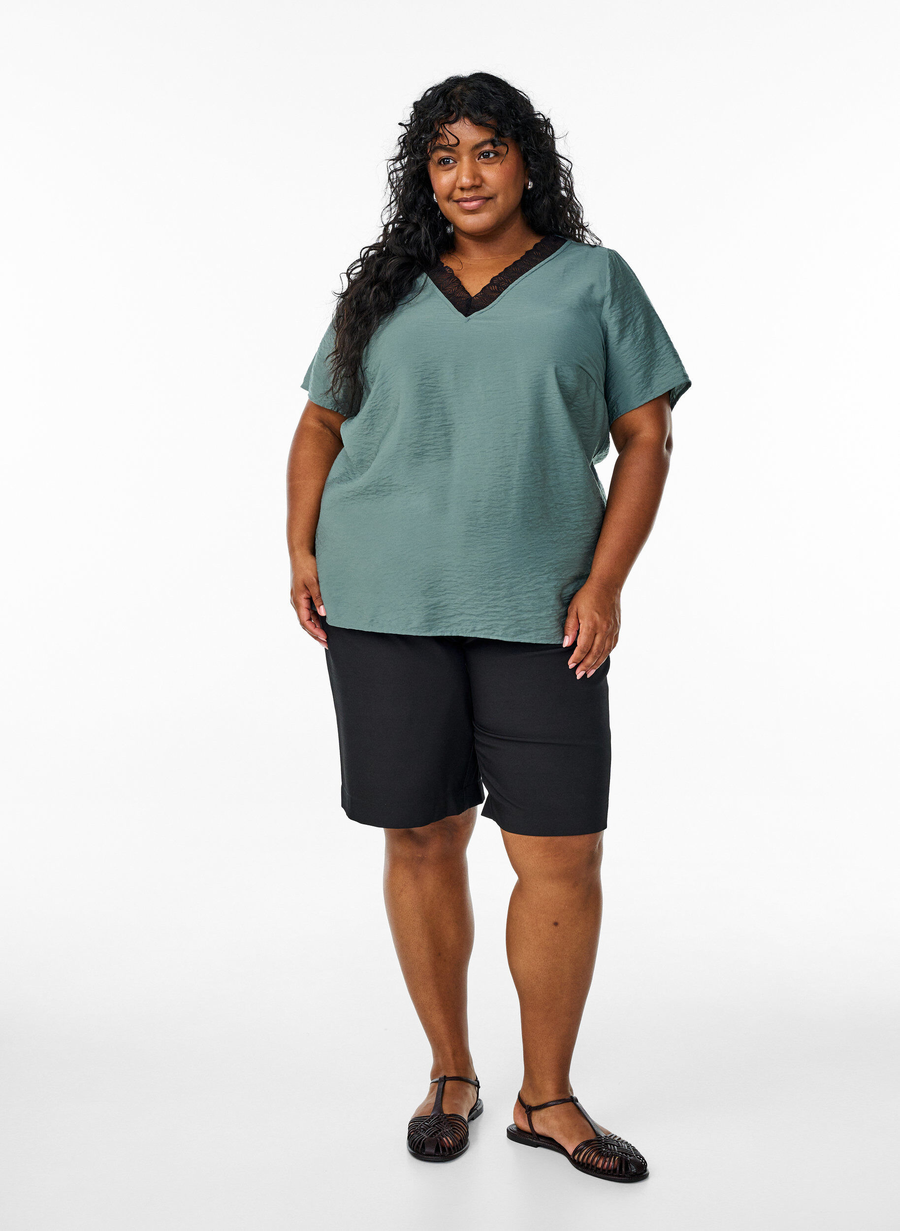 Zizzi Viscose blouse met korte mouwen en kanten rand, Groen, Model image number 1