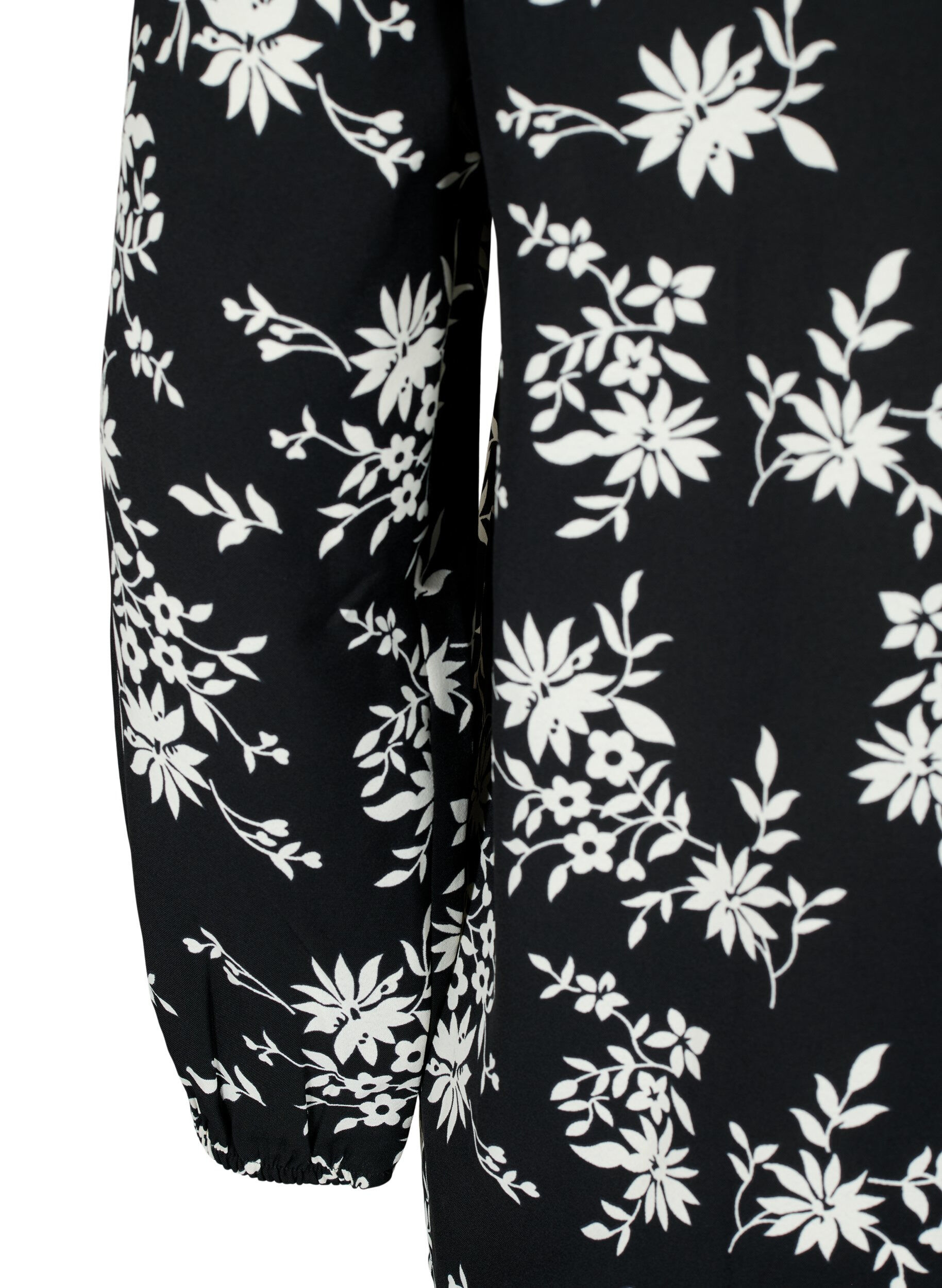 Zizzi Blouse met pofmouwen, Black Flower AOP, Packshot image number 3