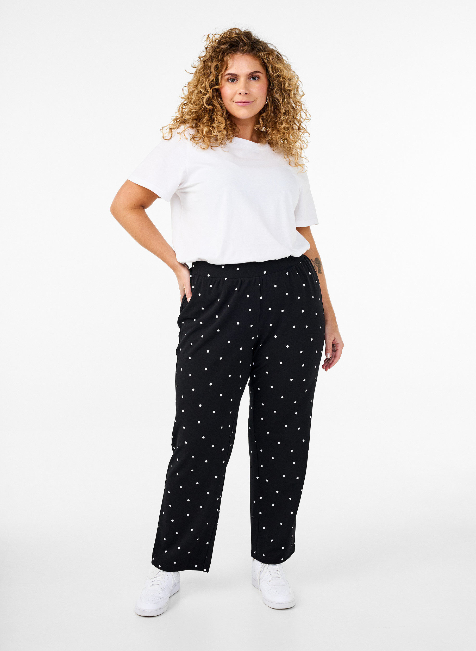 Zizzi Broek met rechte pasvorm, Zwart, Model image number 0