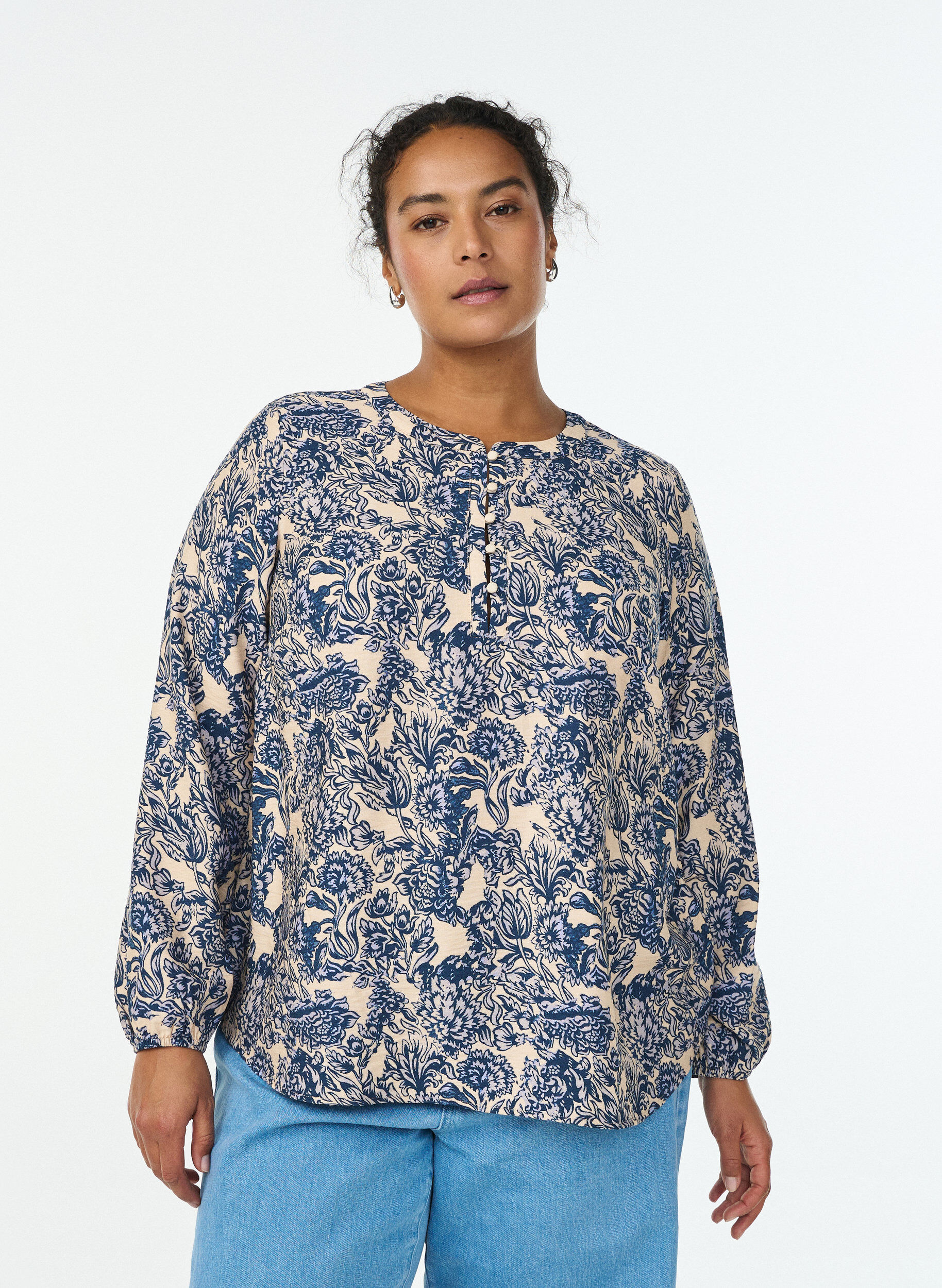 Zizzi Blouse met lange mouwen met patroon en knopen, Blauw, Model image number 0