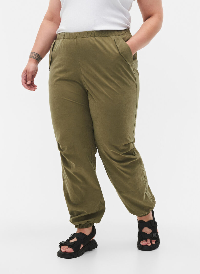 Taps toelopende broek met elastiek, Martini Olive, Model image number 2