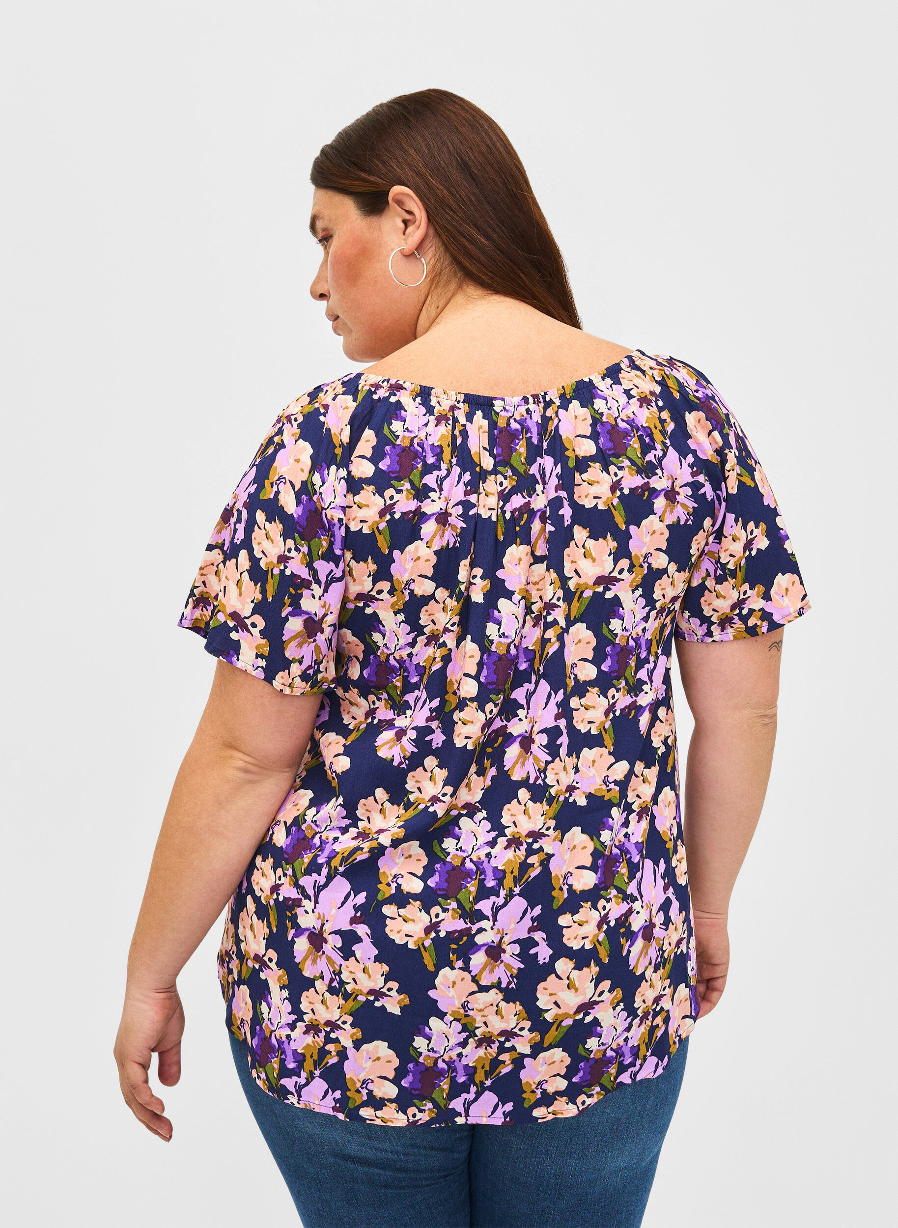 Zizzi Gebloemde viscose blouse met korte mouwen, Small Flower AOP, Model image number 1